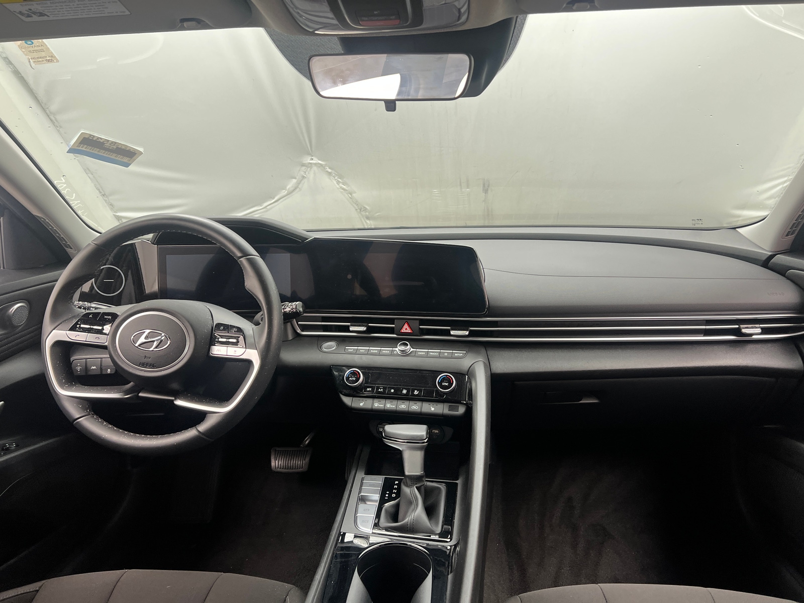 Thumbnail: 2023 Hyundai Elantra - 3