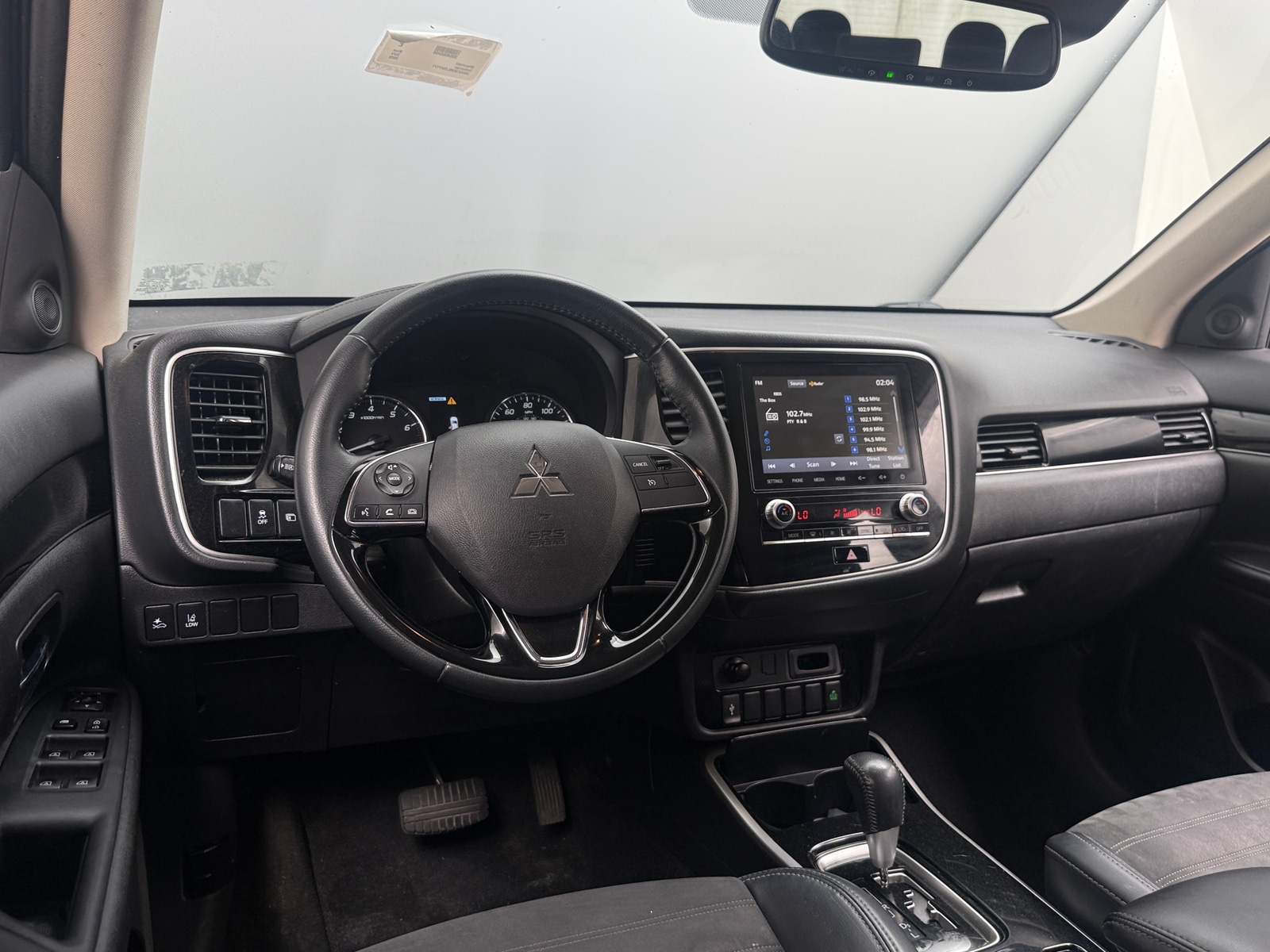 Thumbnail: 2020 Mitsubishi Outlander - 3