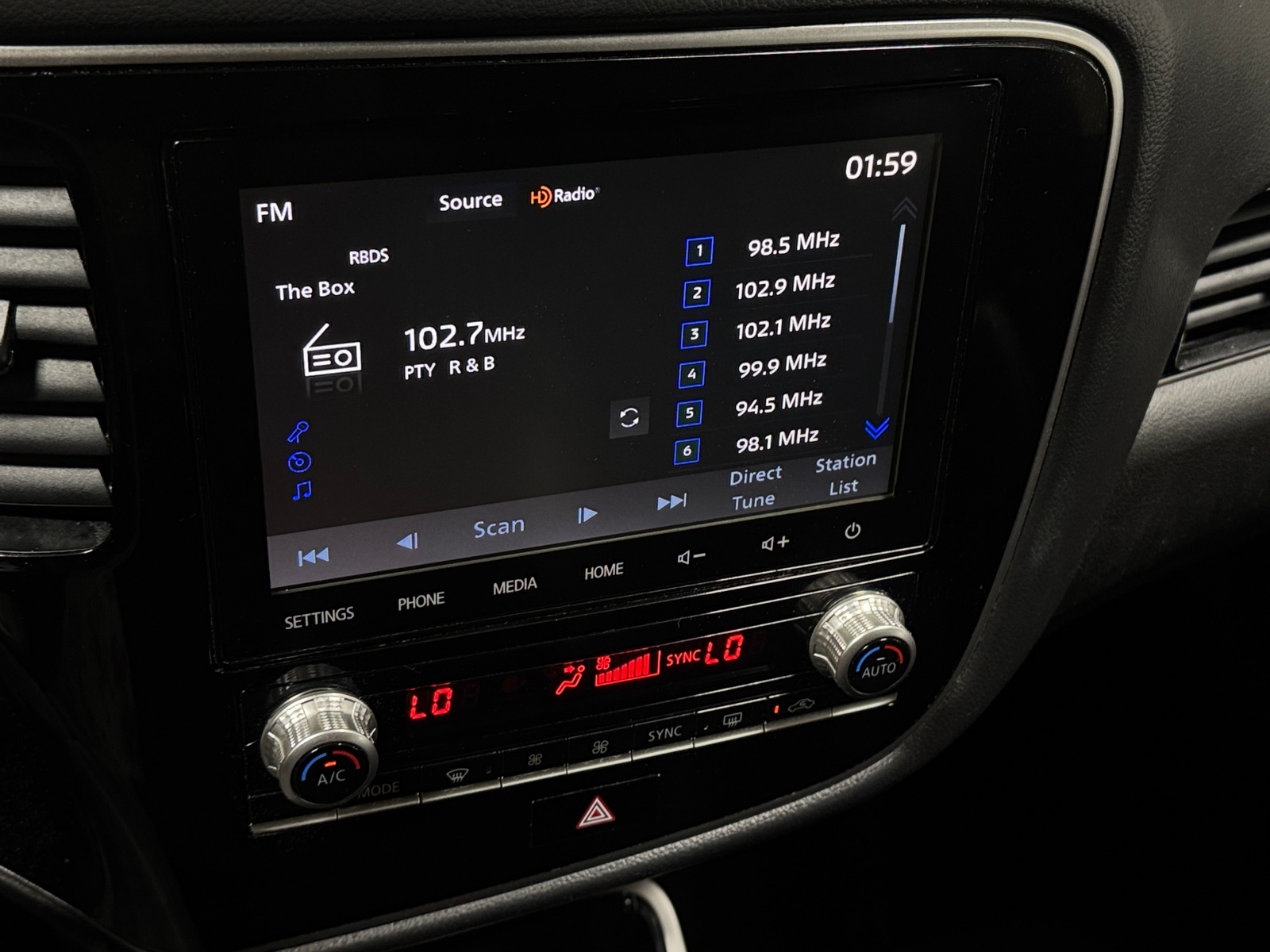 Thumbnail: 2020 Mitsubishi Outlander - 4