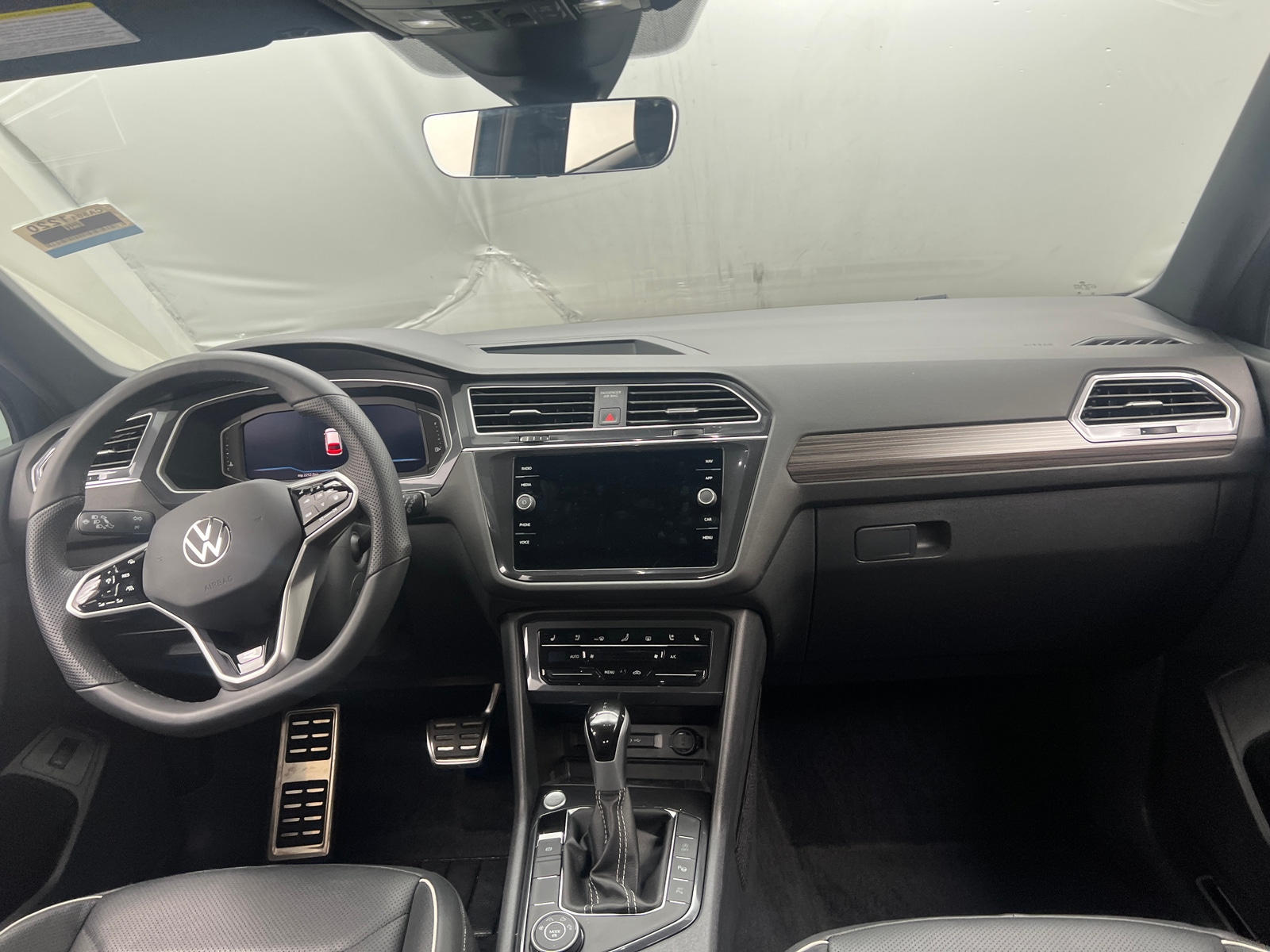 Thumbnail: 2024 Volkswagen Tiguan - 2