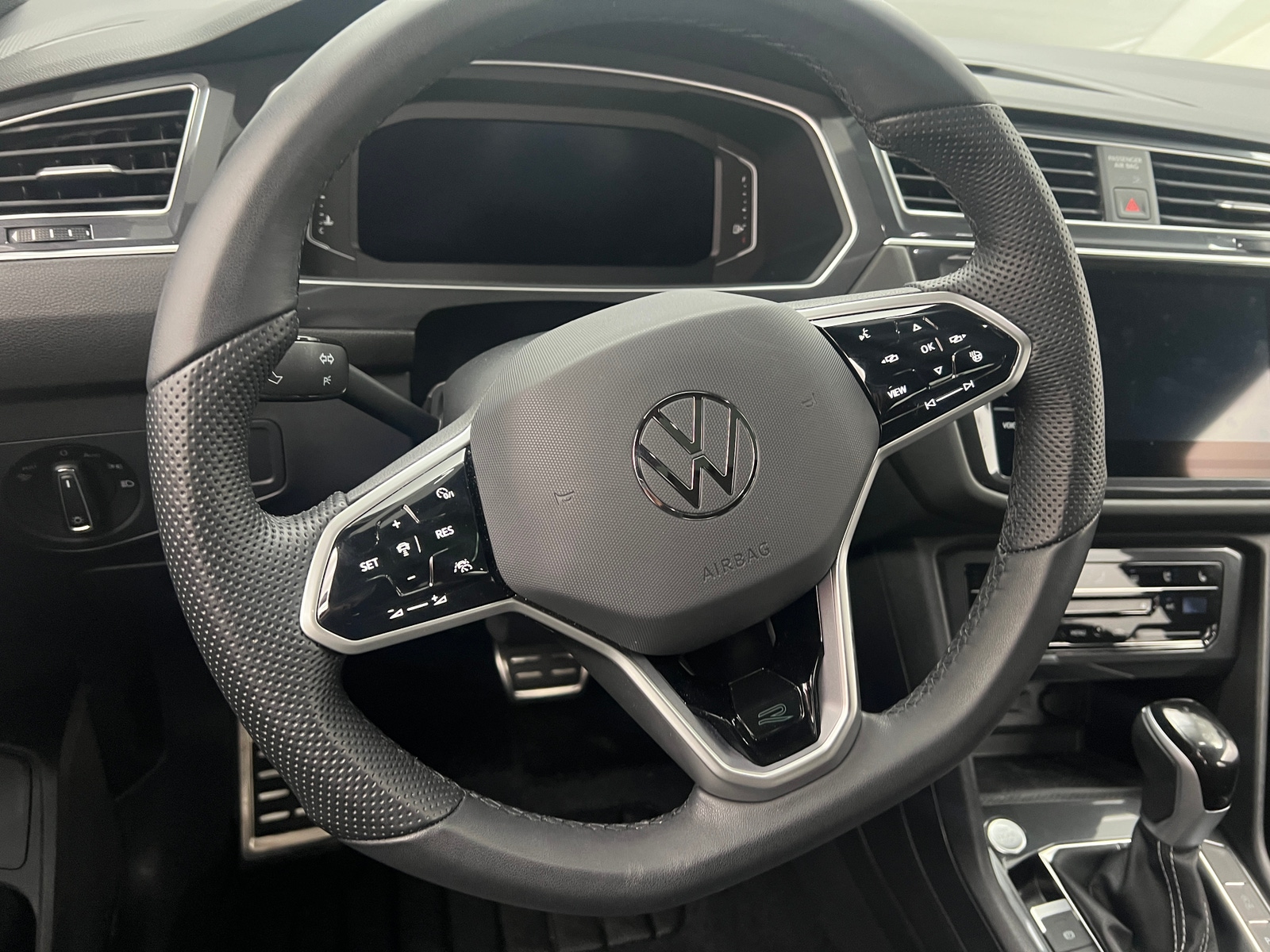 Thumbnail: 2024 Volkswagen Tiguan - 4