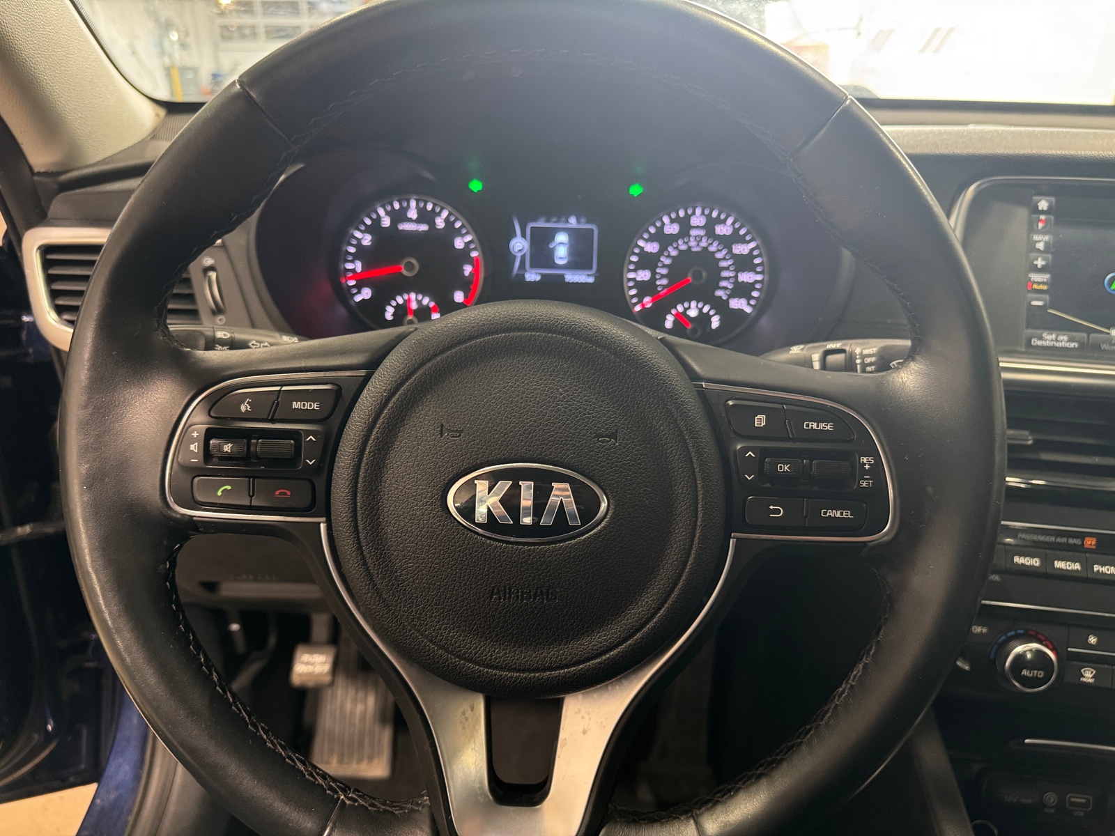 Thumbnail: 2017 Kia Optima - 4