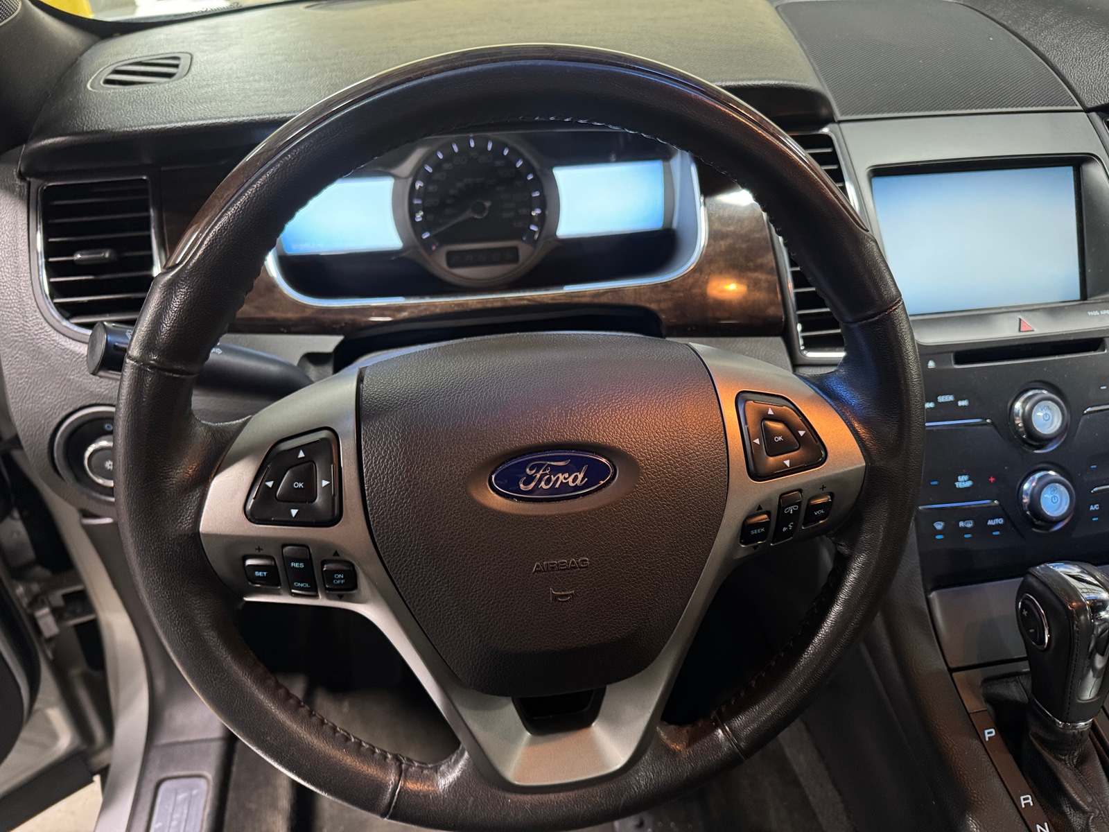 Thumbnail: 2015 Ford Taurus - 4