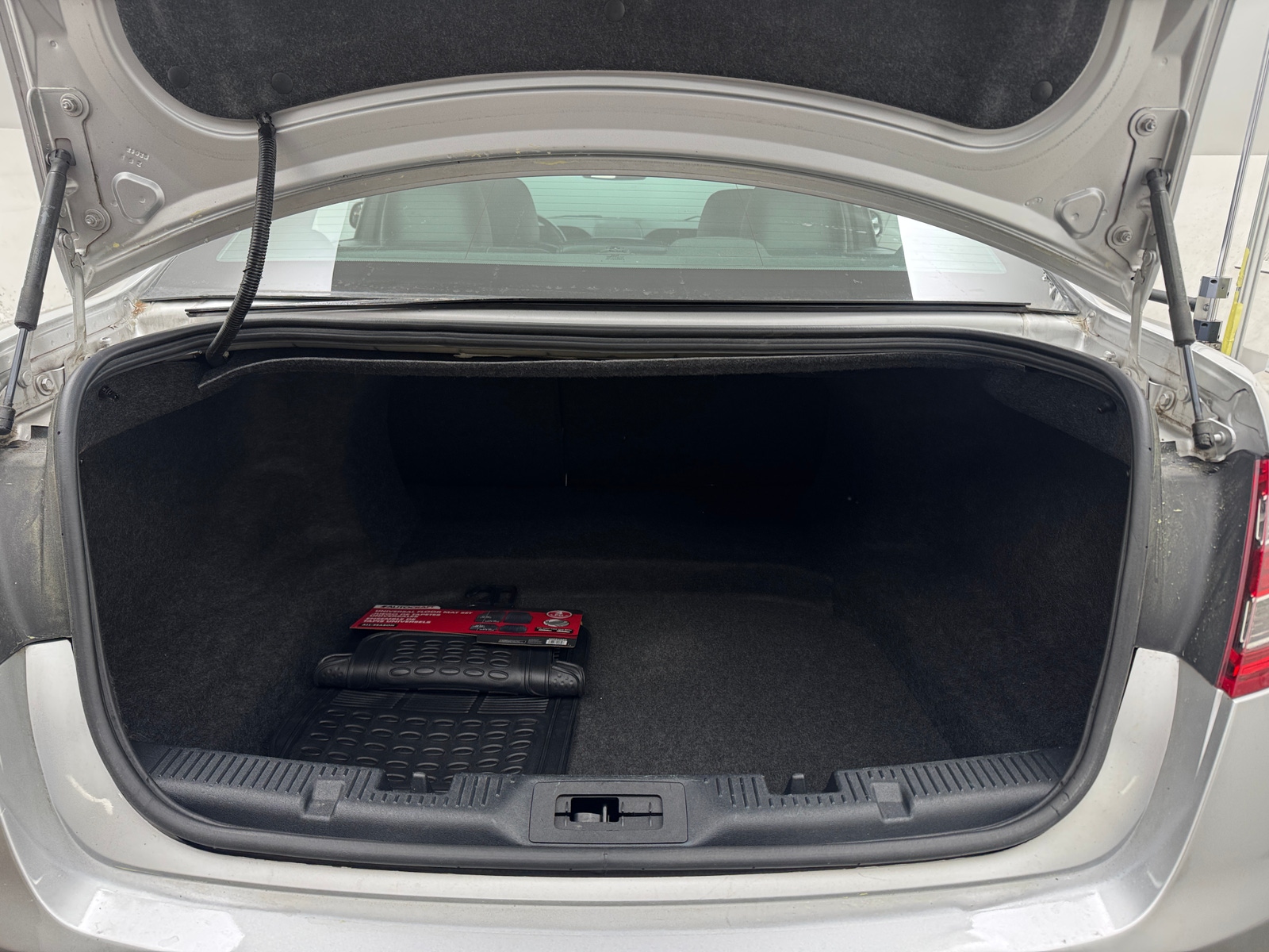 Thumbnail: 2015 Ford Taurus - 6