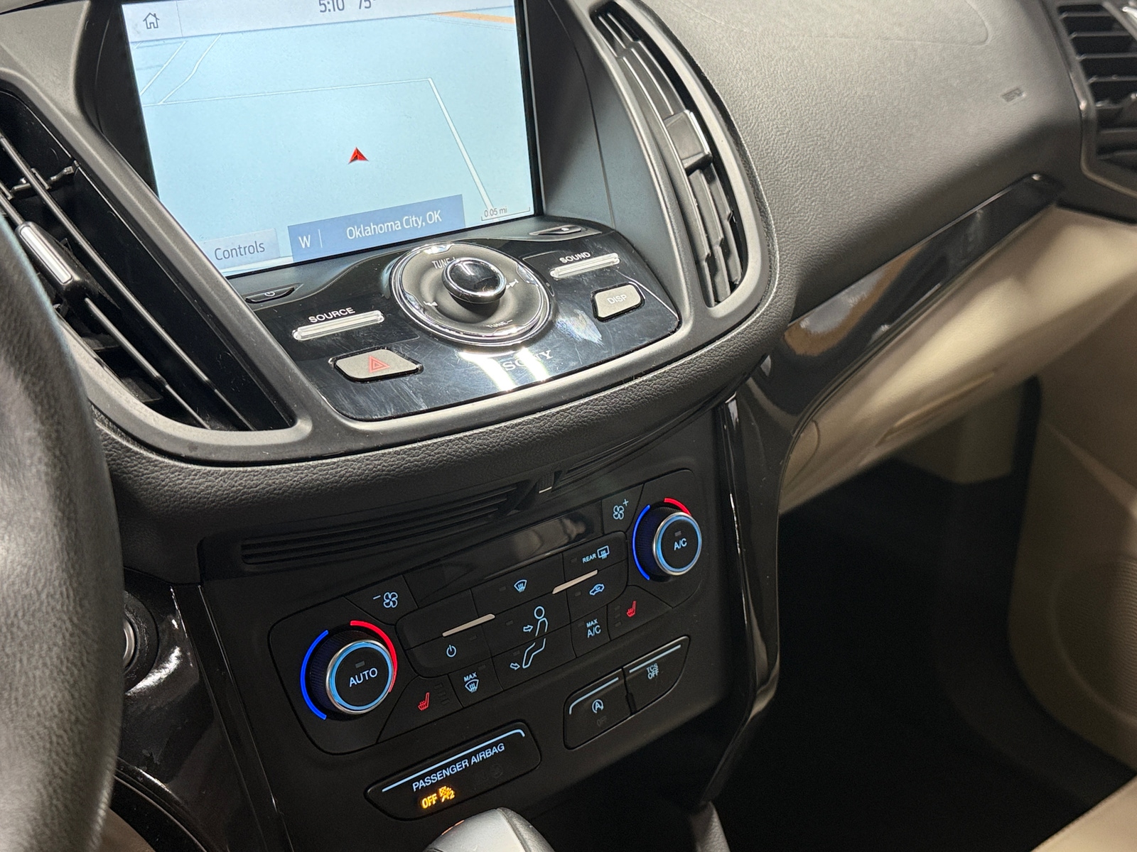 Thumbnail: 2017 Ford Escape - 3