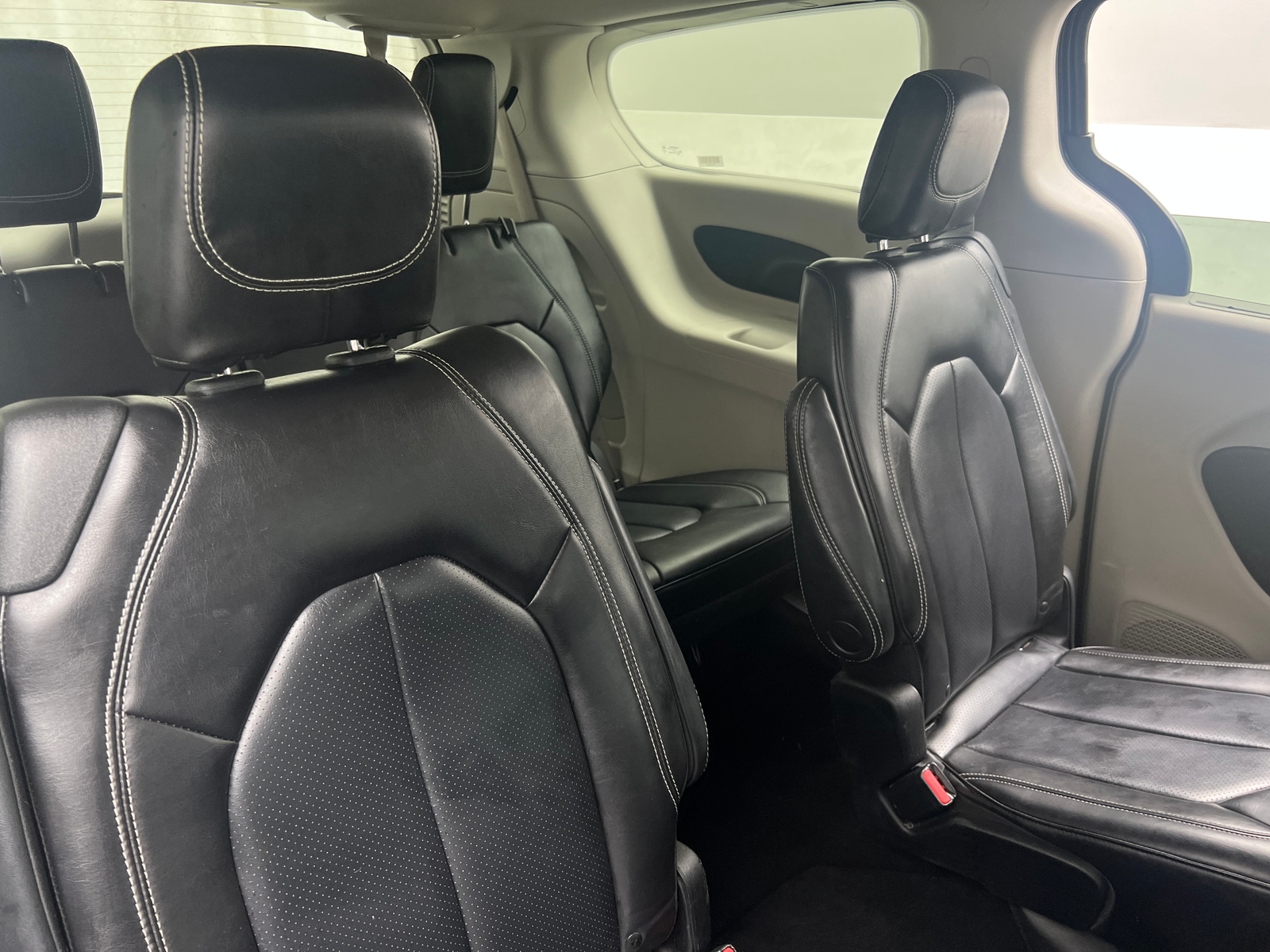 Thumbnail: 2023 Chrysler Pacifica - 5