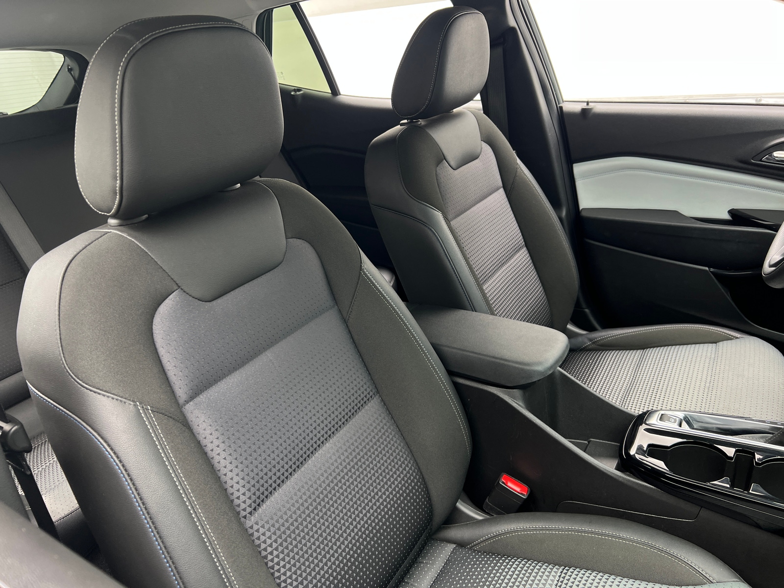 Thumbnail: 2025 Chevrolet Trax - 2