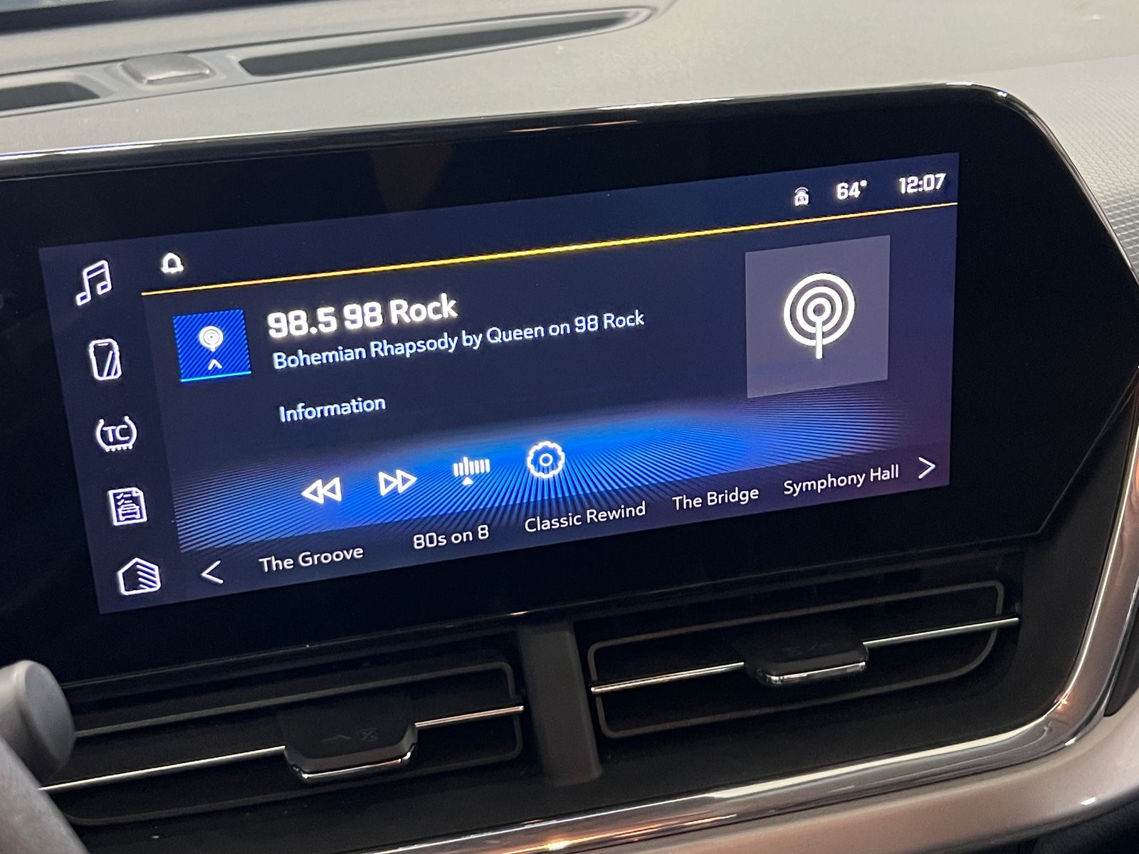 Thumbnail: 2025 Chevrolet Trax - 4