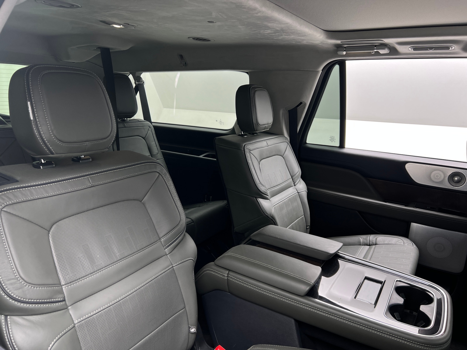 Thumbnail: 2022 Lincoln Navigator L - 5