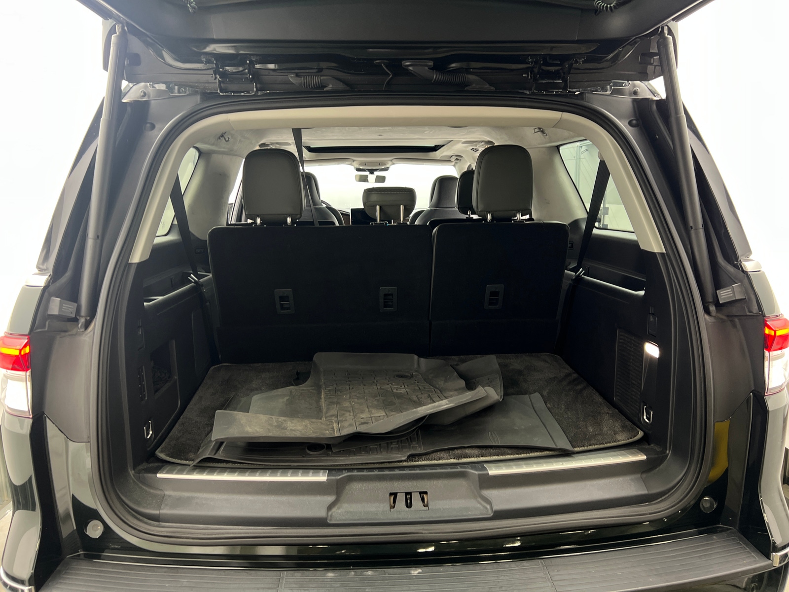 Thumbnail: 2022 Lincoln Navigator L - 6