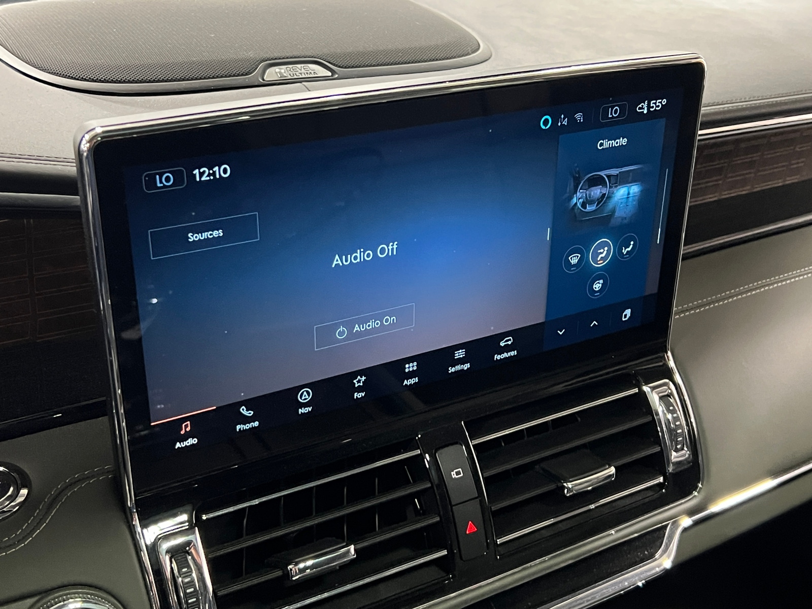 Thumbnail: 2022 Lincoln Navigator L - 3