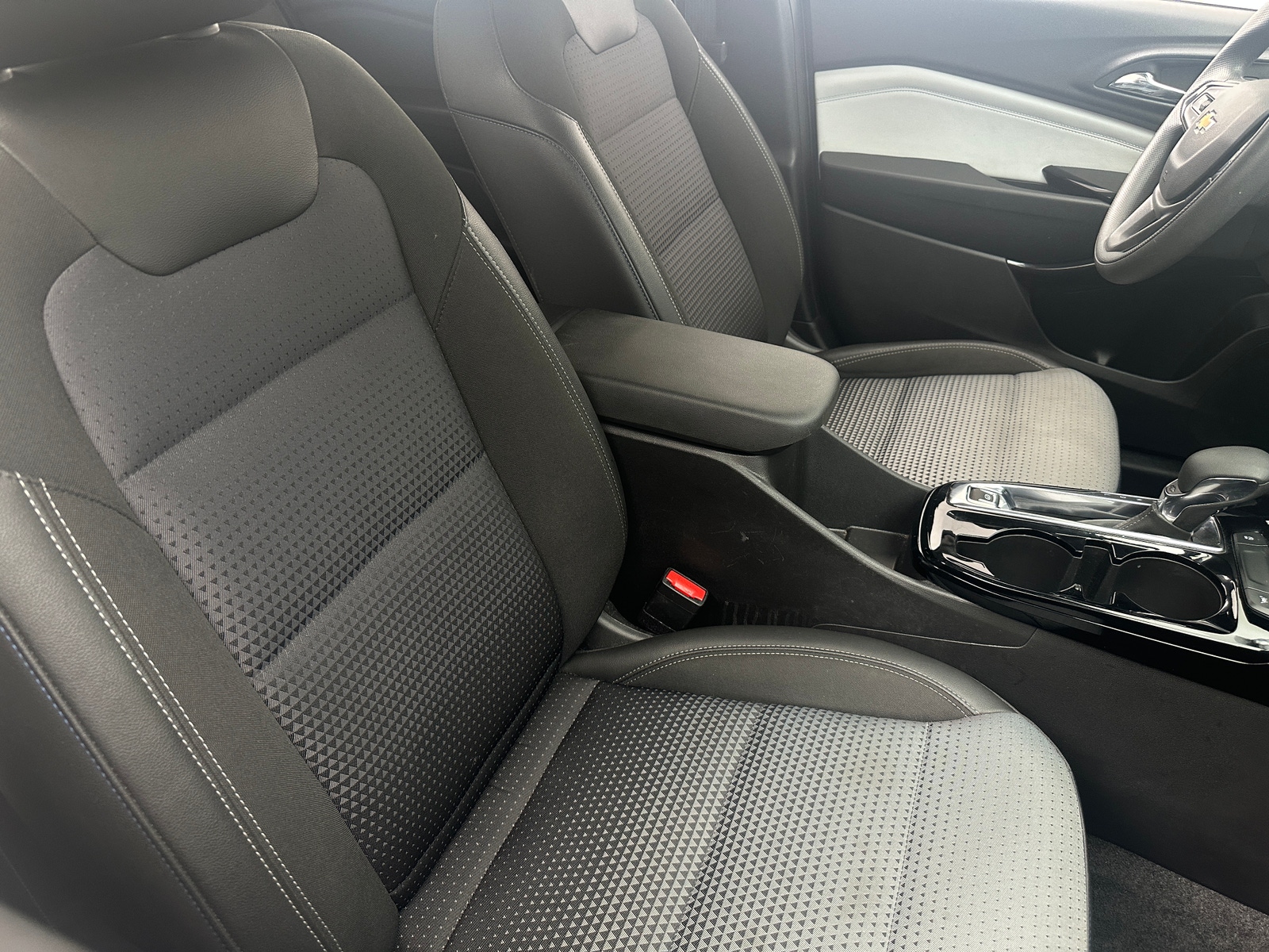 Thumbnail: 2025 Chevrolet Trax - 2