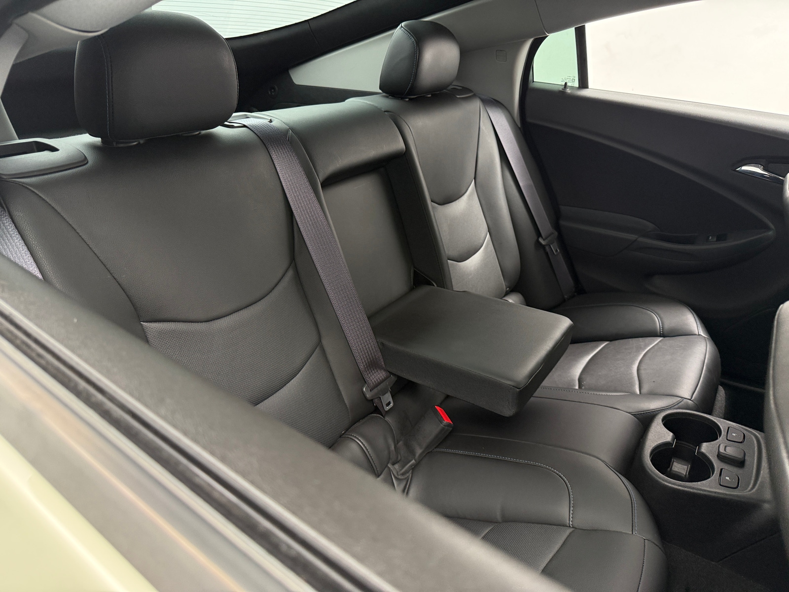 Thumbnail: 2017 Chevrolet Volt - 5