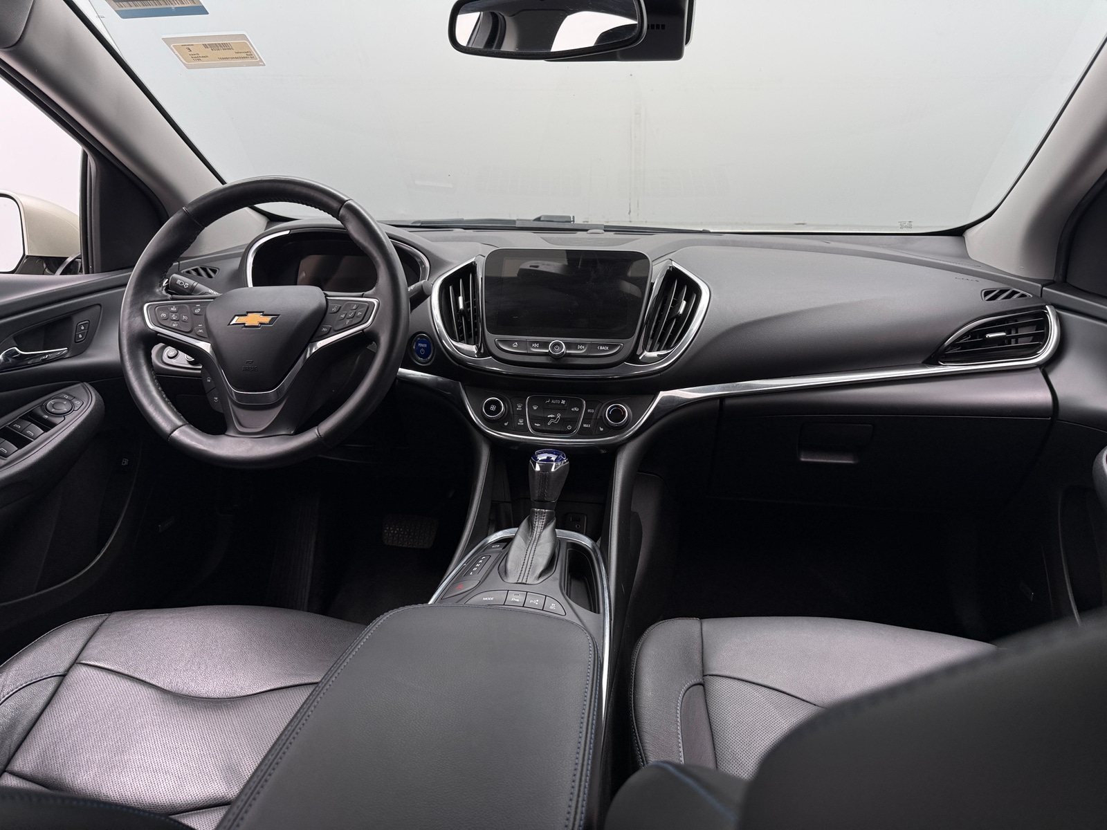 Thumbnail: 2017 Chevrolet Volt - 2