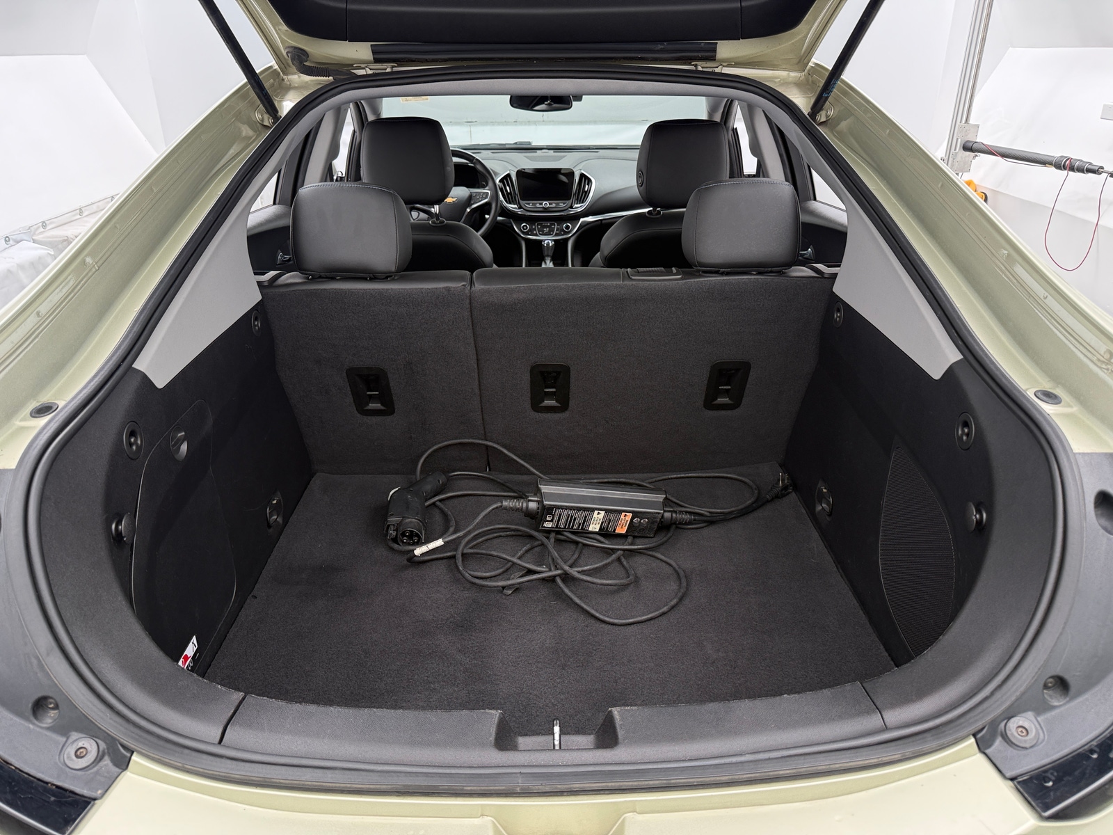 Thumbnail: 2017 Chevrolet Volt - 6