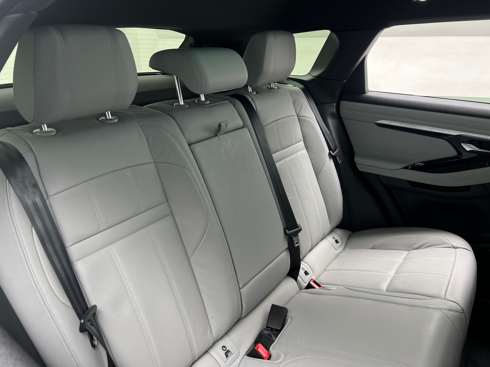 Thumbnail: 2020 Land Rover Range Rover Evoque - 5