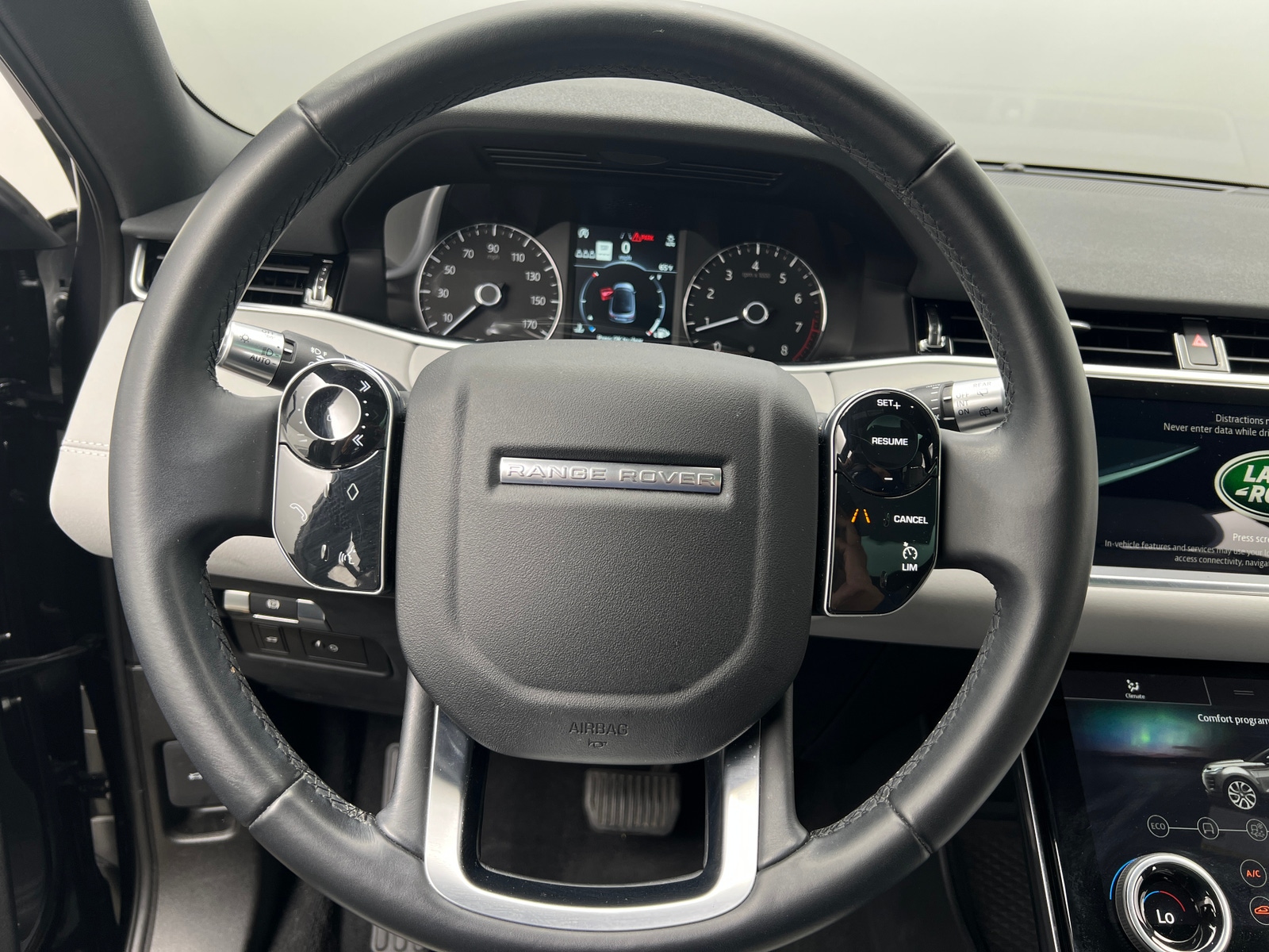 Thumbnail: 2020 Land Rover Range Rover Evoque - 4