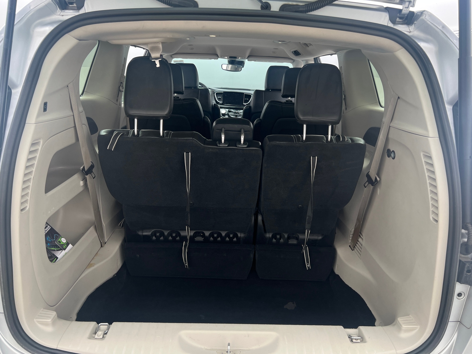 Thumbnail: 2023 Chrysler Pacifica - 6