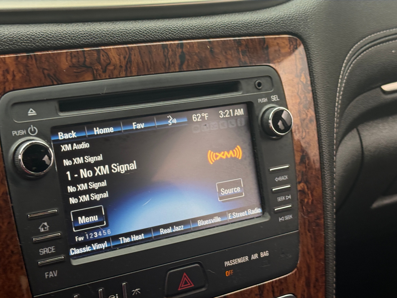 Thumbnail: 2014 Chevrolet Traverse - 4