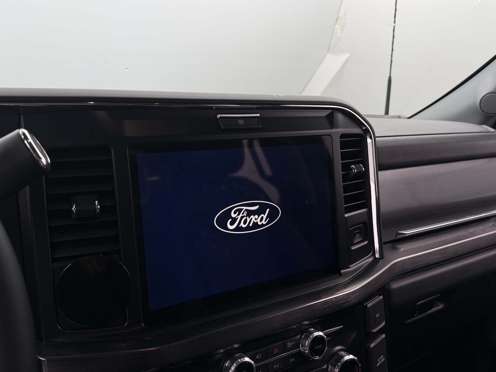 Thumbnail: 2025 Ford Econoline - 3