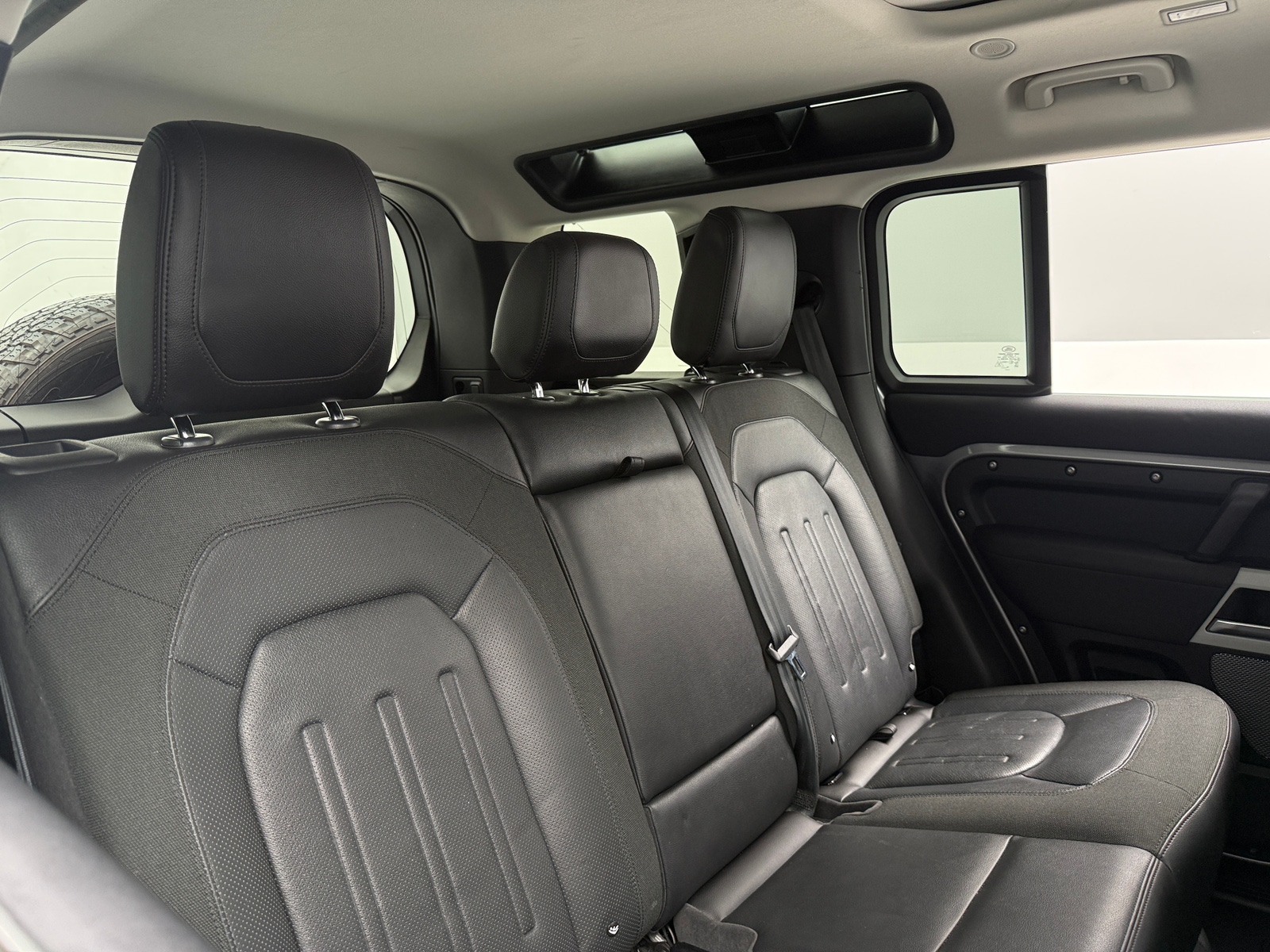 Thumbnail: 2020 Land Rover Defender - 6