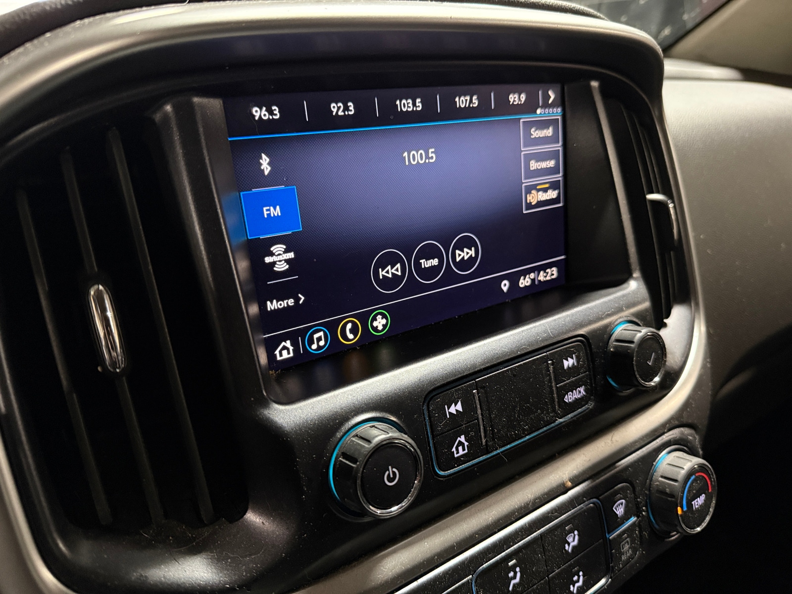 Thumbnail: 2019 Chevrolet Colorado - 4