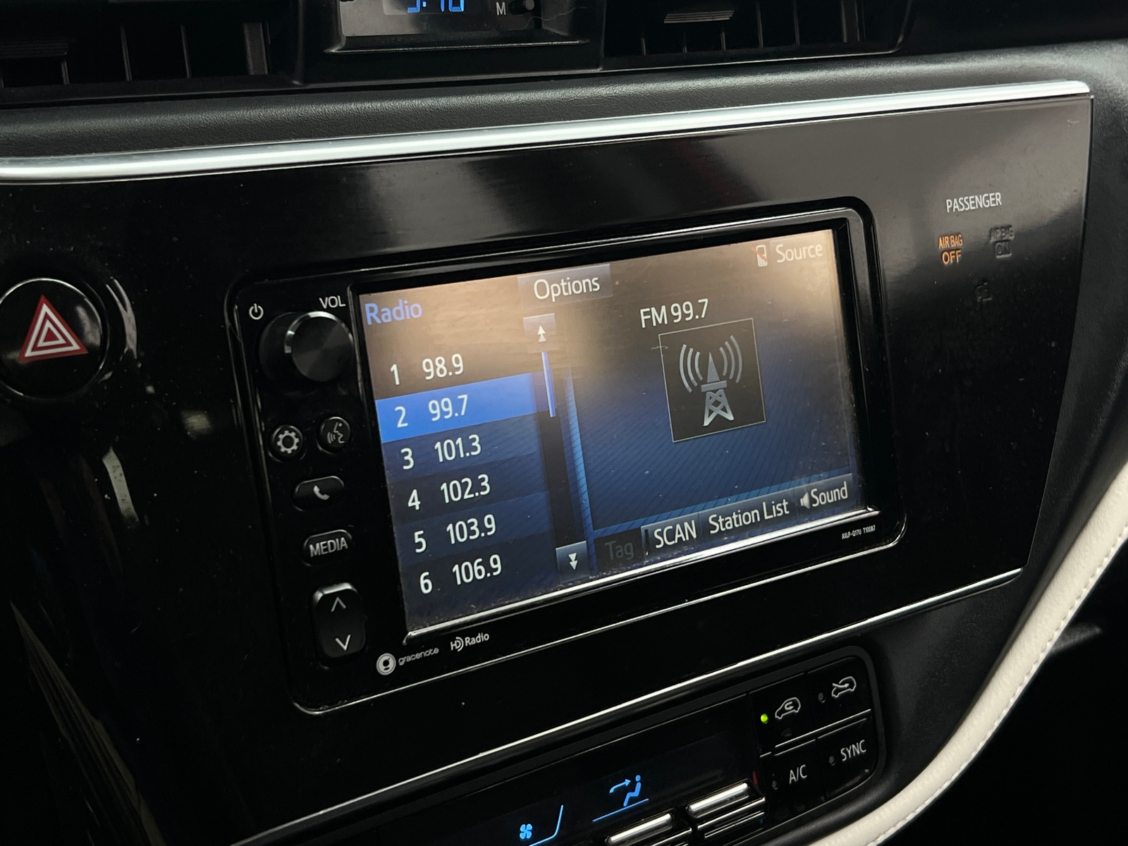 Thumbnail: 2017 Toyota Corolla iM - 4