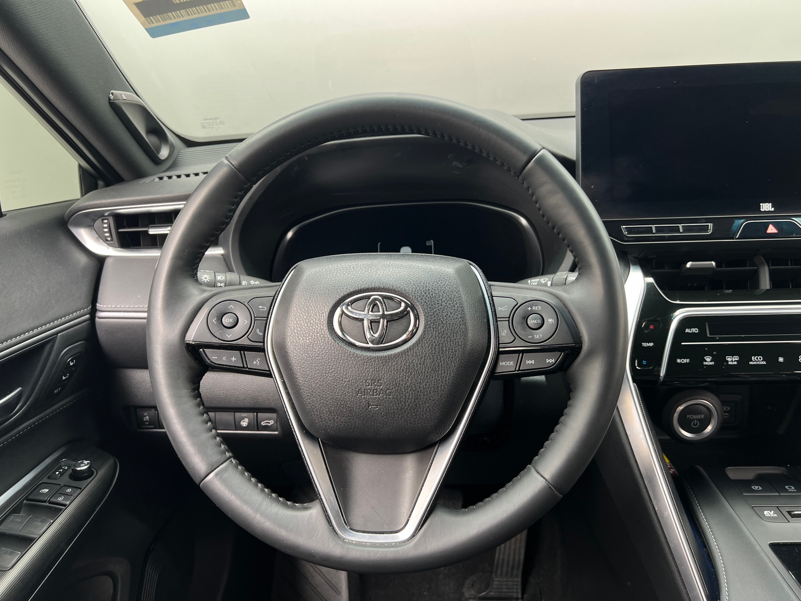 Thumbnail: 2023 Toyota Venza - 4