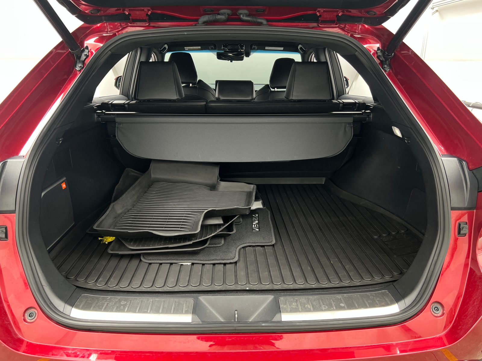 Thumbnail: 2023 Toyota Venza - 6