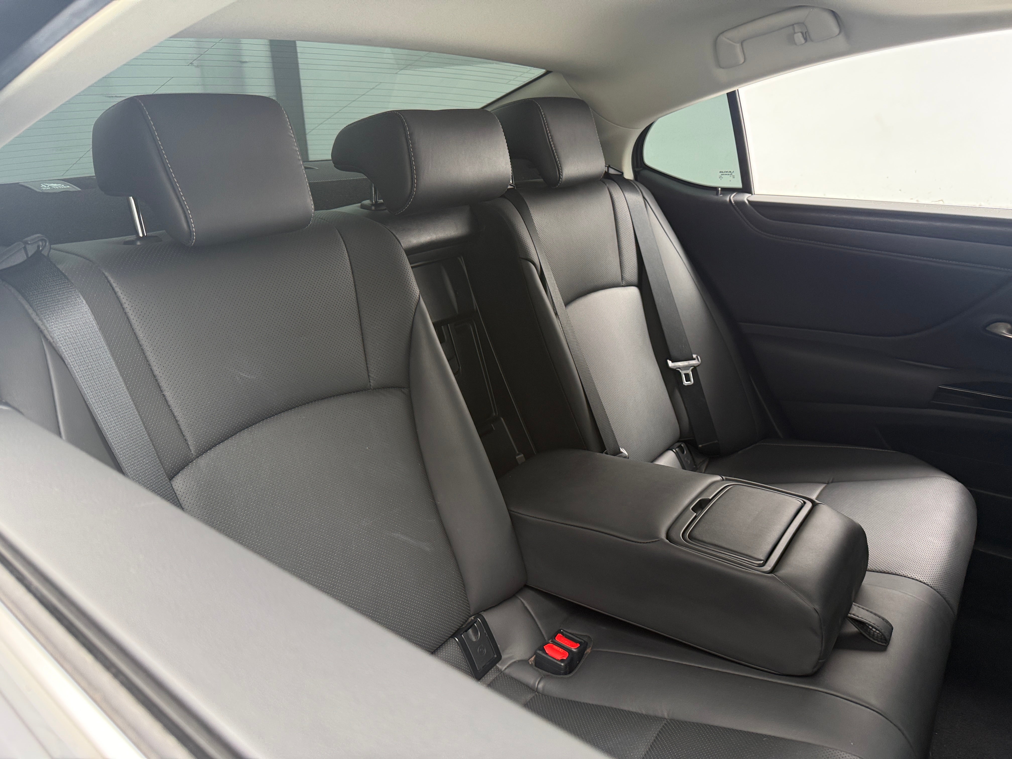 2023 Lexus ES Hybrid