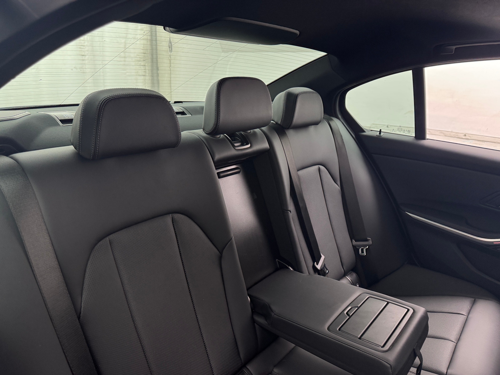 Thumbnail: 2025 BMW 3 Series - 5