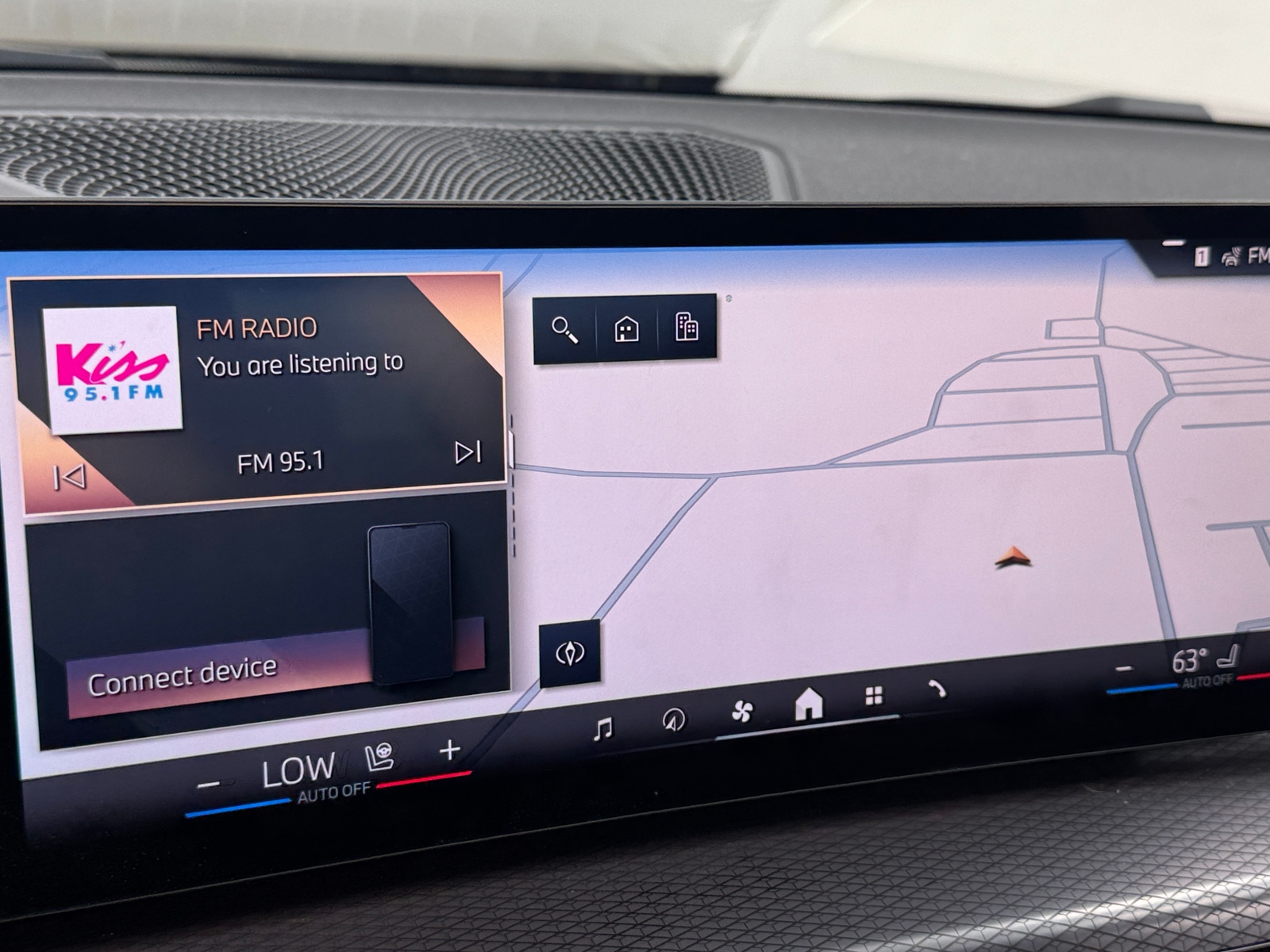 Thumbnail: 2025 BMW 3 Series - 3