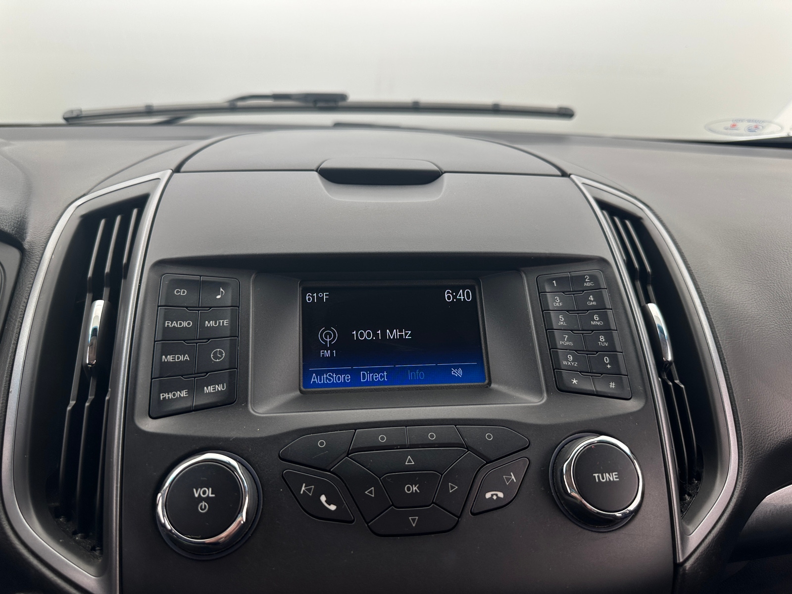 Thumbnail: 2015 Ford Edge - 4