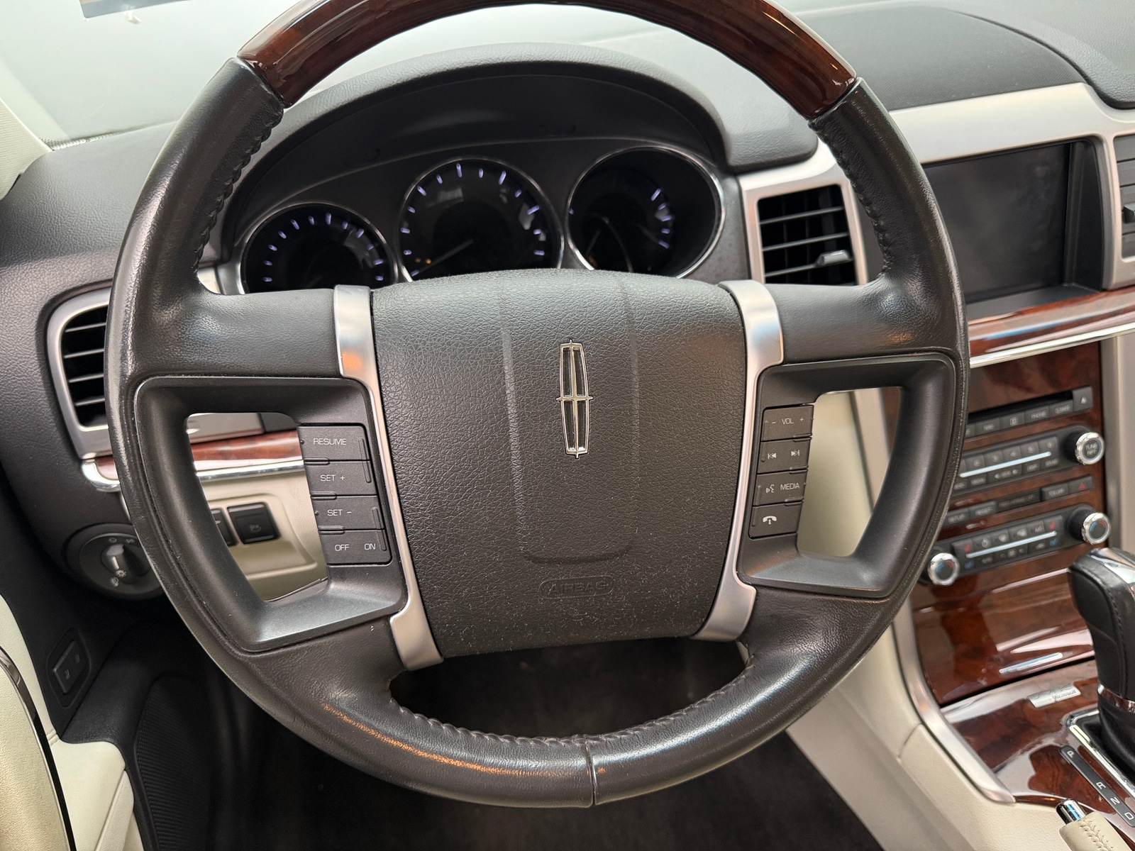 Thumbnail: 2012 Lincoln MKZ - 4