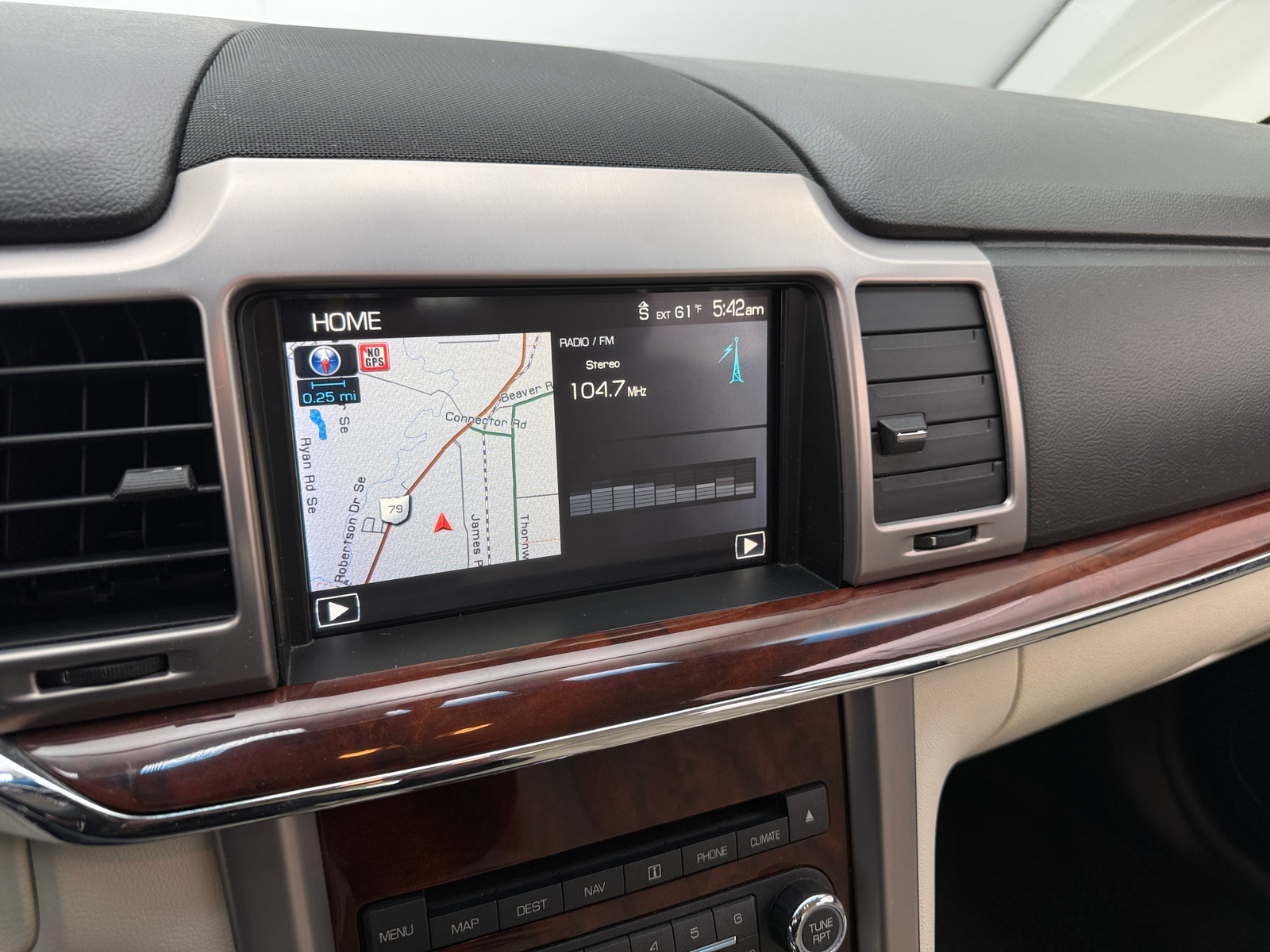 Thumbnail: 2012 Lincoln MKZ - 3