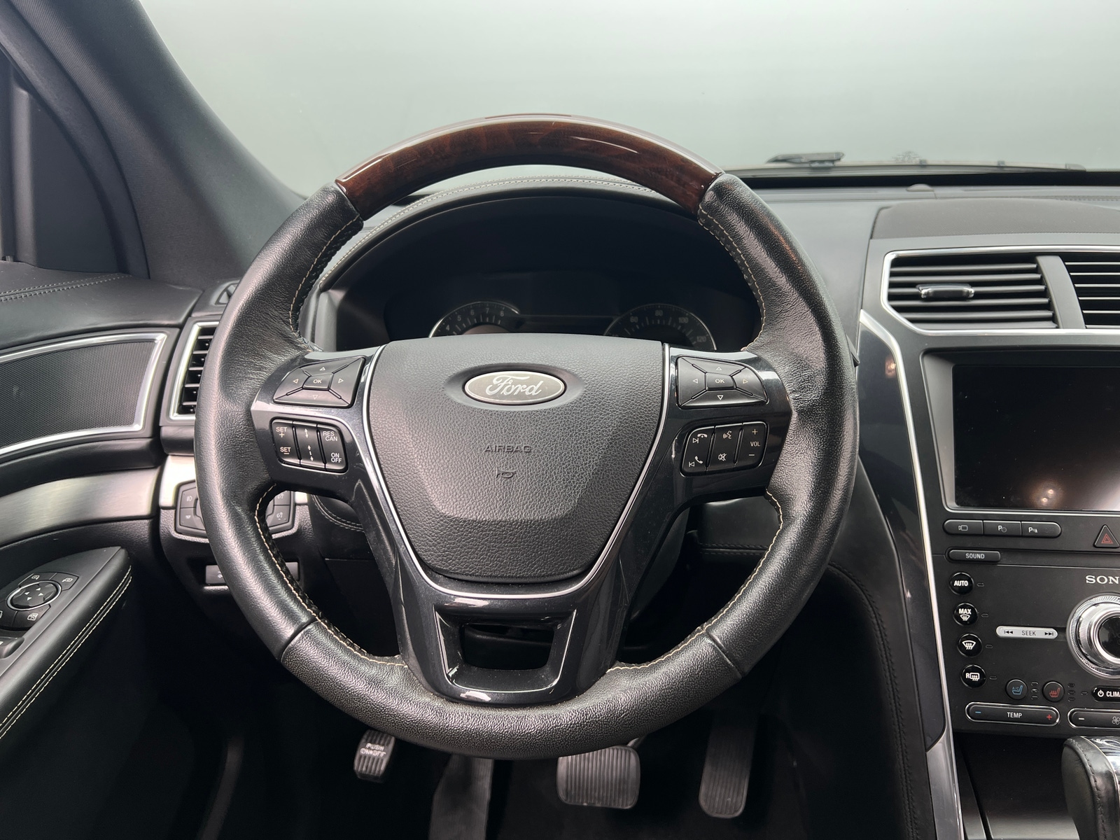 Thumbnail: 2019 Ford Explorer - 4