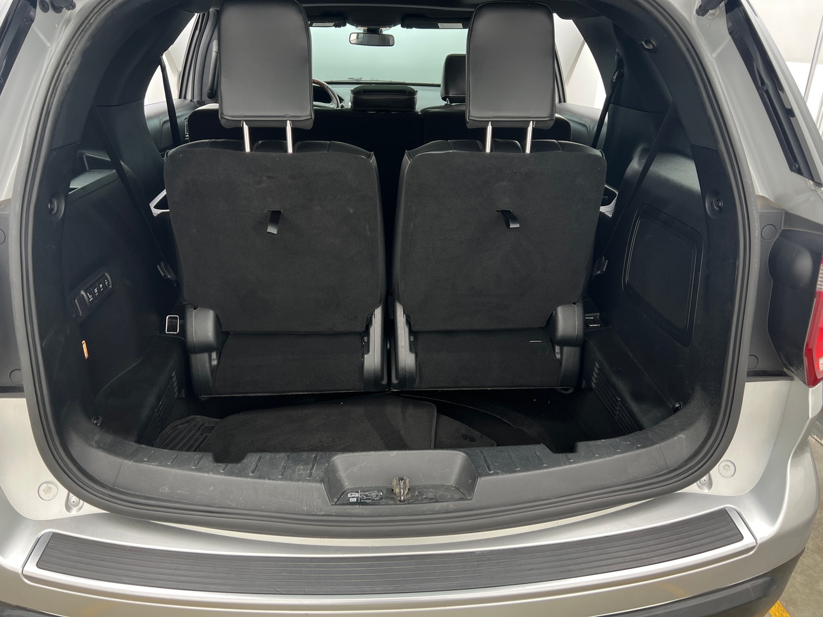 Thumbnail: 2019 Ford Explorer - 6