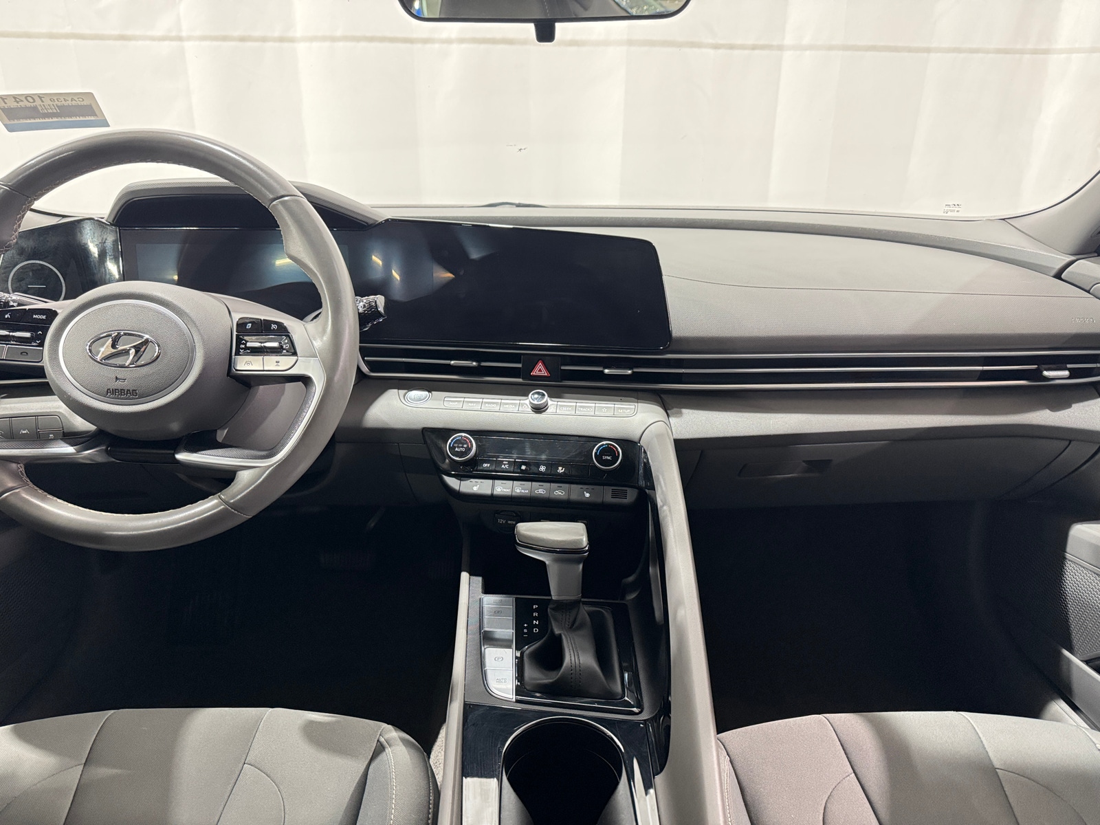 Thumbnail: 2023 Hyundai Elantra - 3