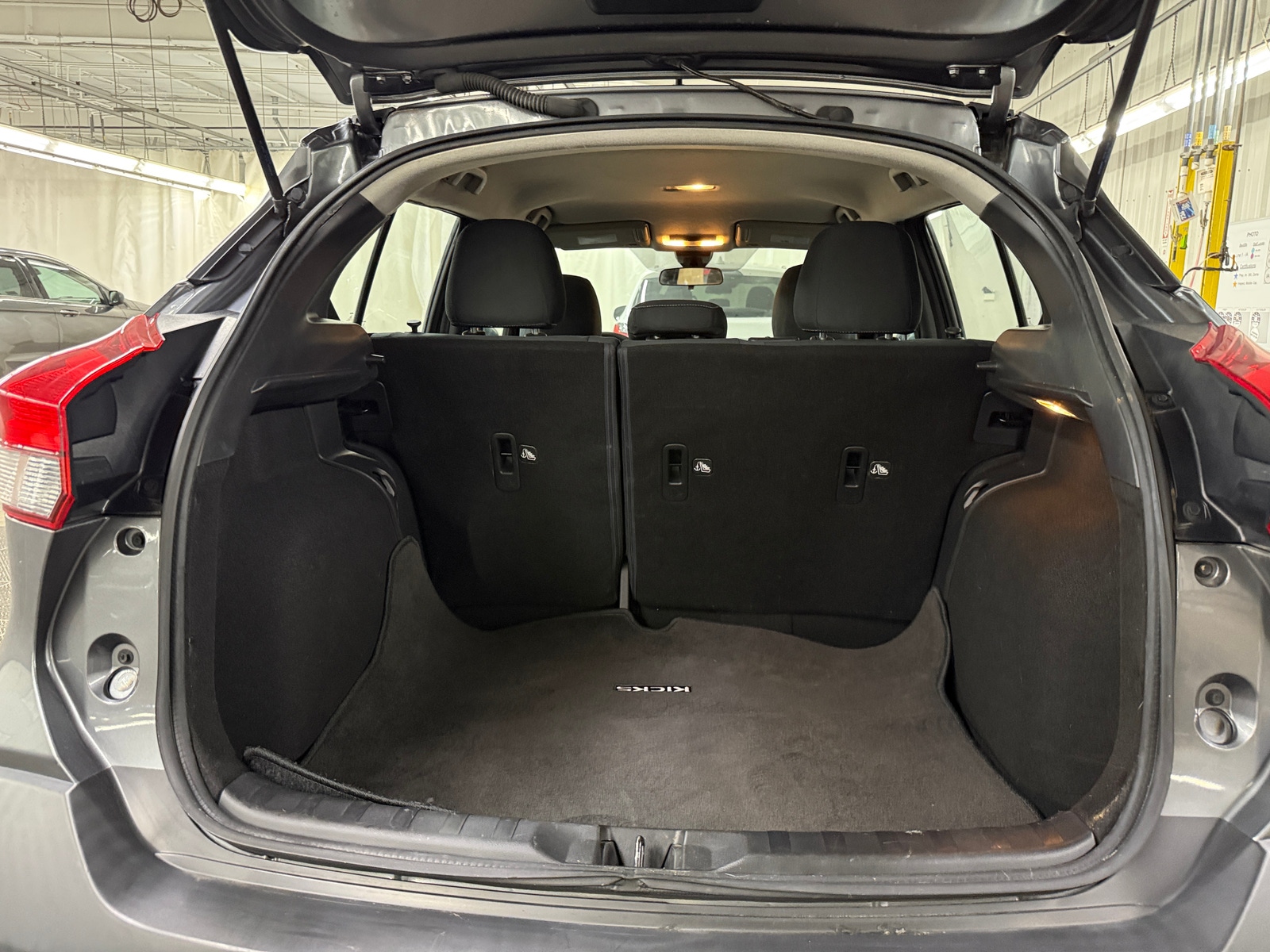 Thumbnail: 2020 Nissan Kicks - 7