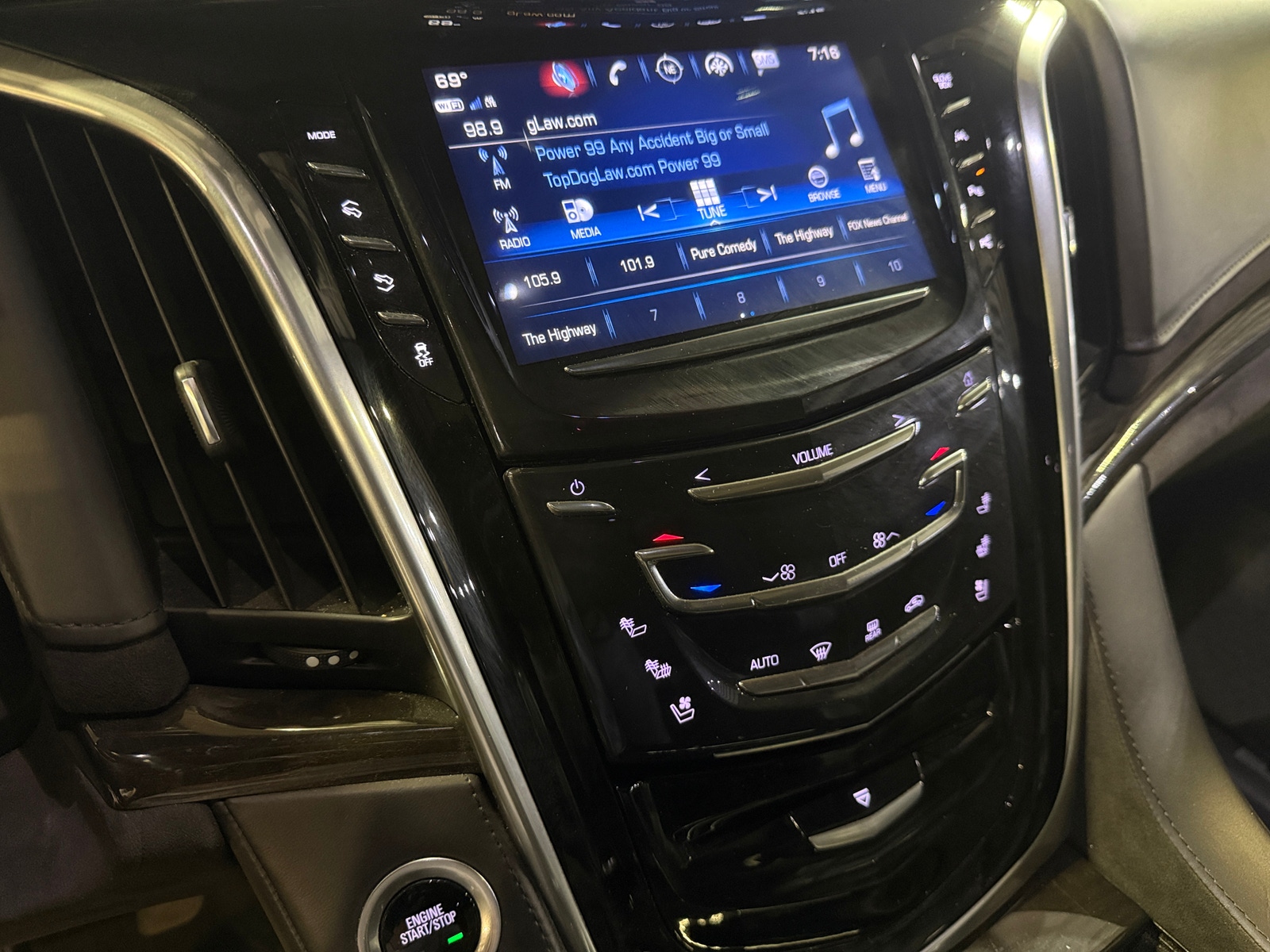 Thumbnail: 2020 Cadillac Escalade - 3