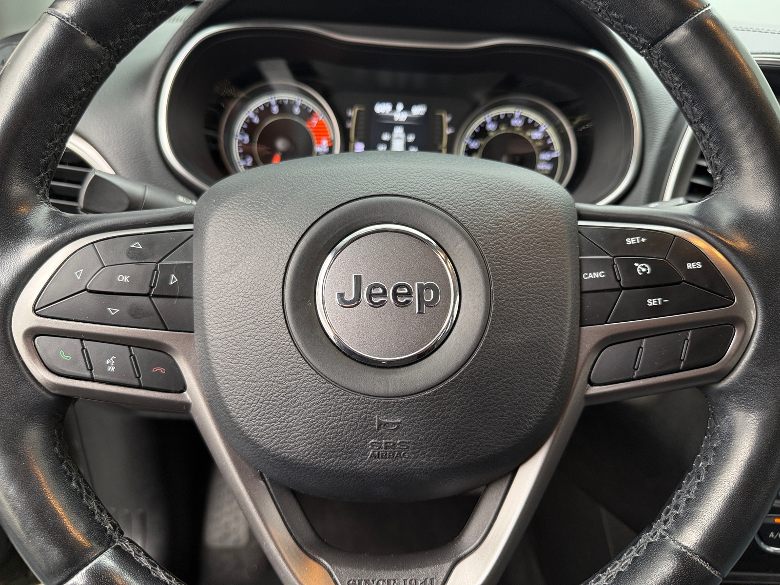 Thumbnail: 2020 Jeep Cherokee - 4