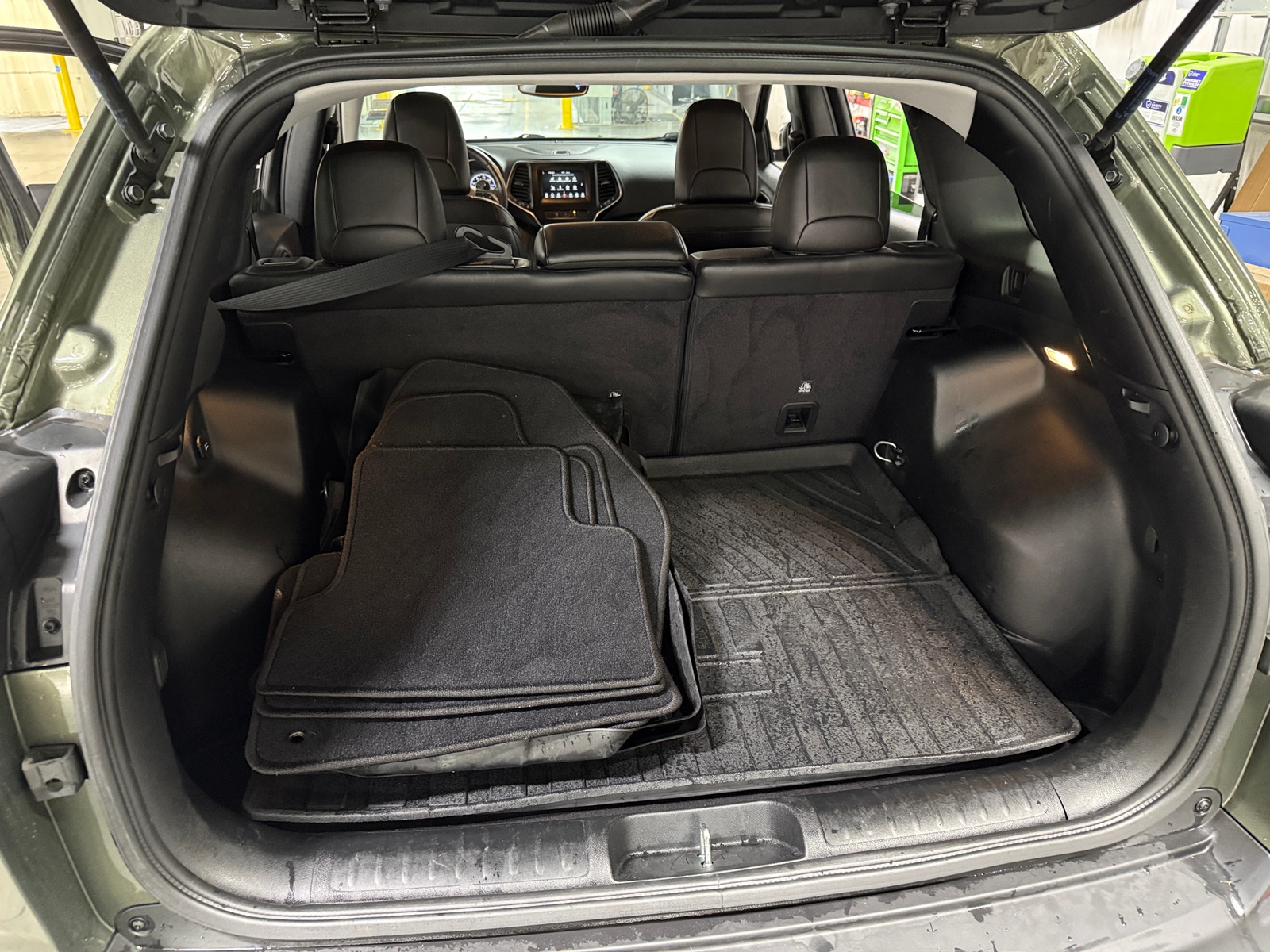 Thumbnail: 2020 Jeep Cherokee - 6