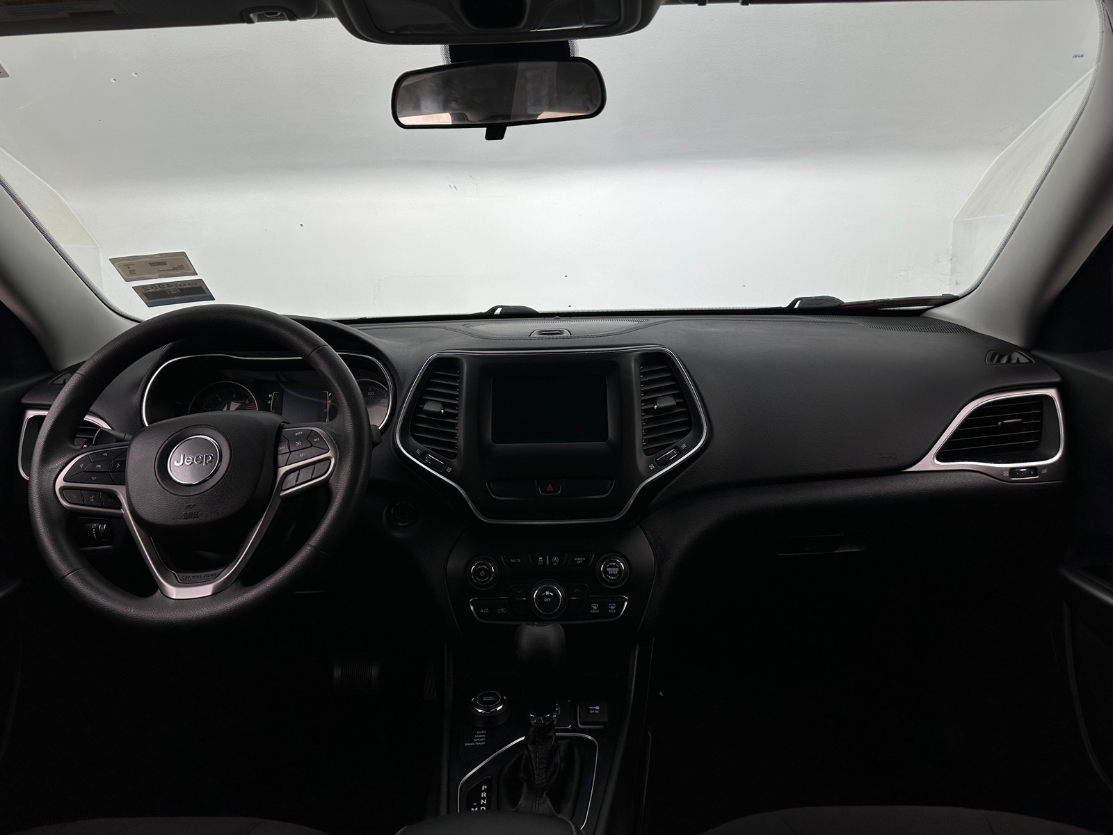 Thumbnail: 2019 Jeep Cherokee - 3