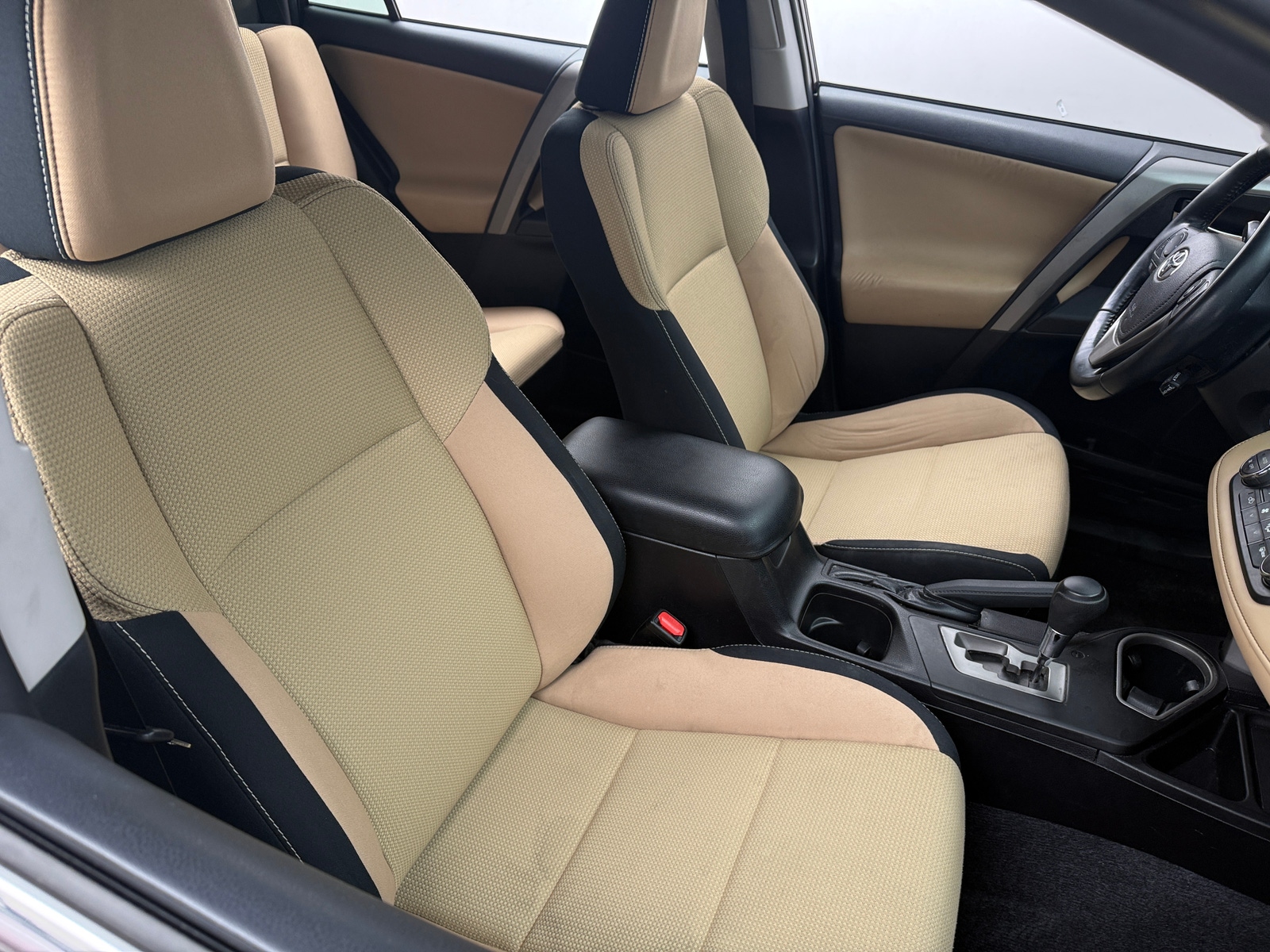 Thumbnail: 2016 Toyota RAV4 - 2