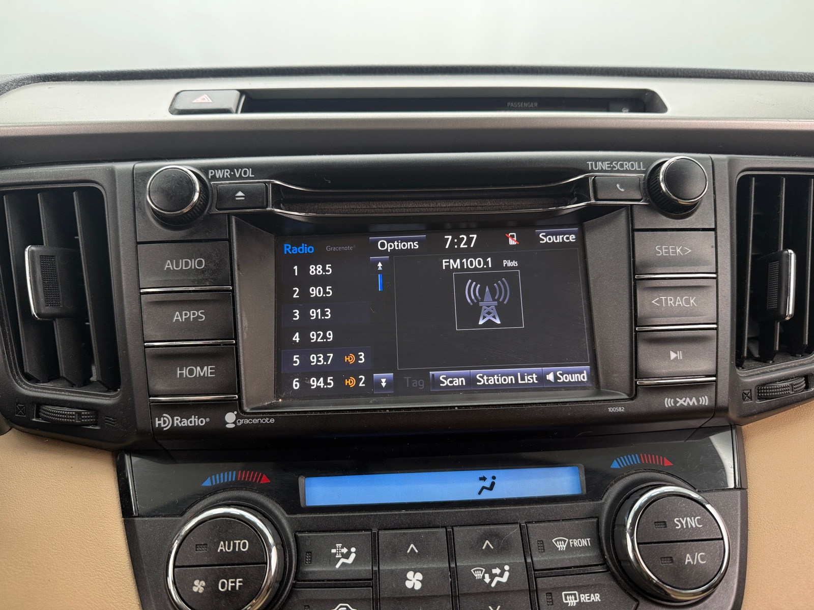 Thumbnail: 2016 Toyota RAV4 - 4