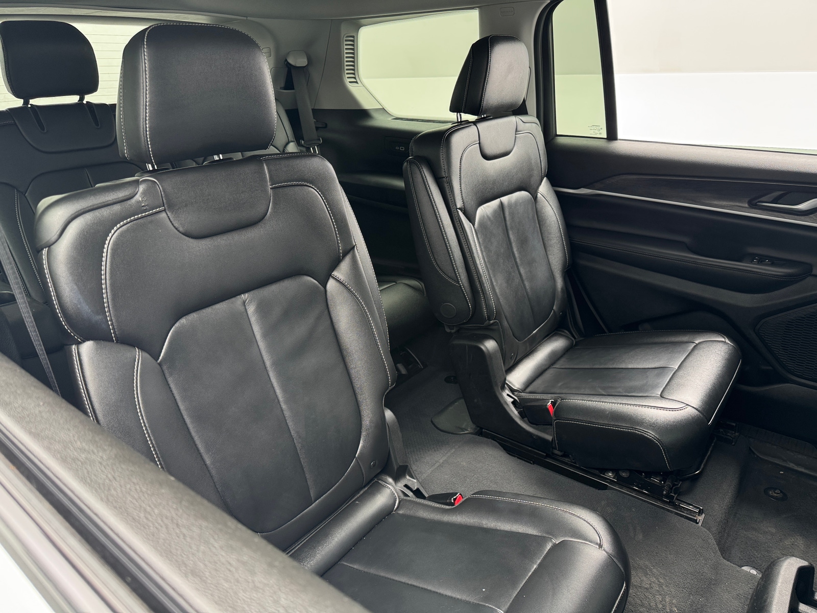 Thumbnail: 2023 Jeep Grand Cherokee L - 5