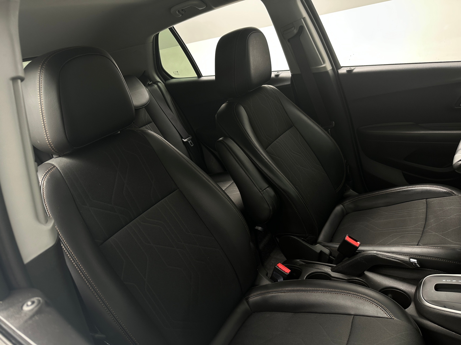 Thumbnail: 2017 Chevrolet Trax - 2