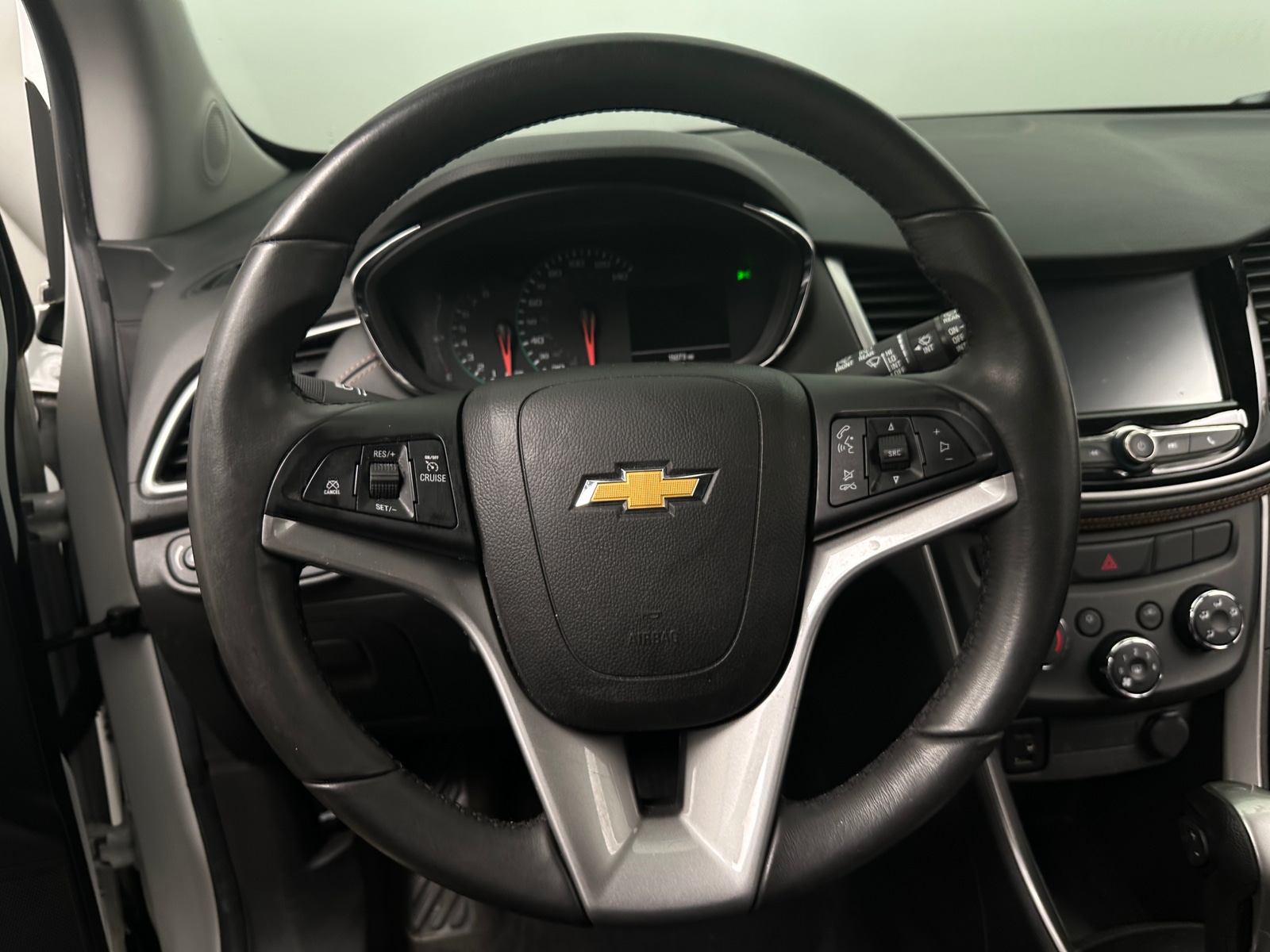 Thumbnail: 2017 Chevrolet Trax - 5