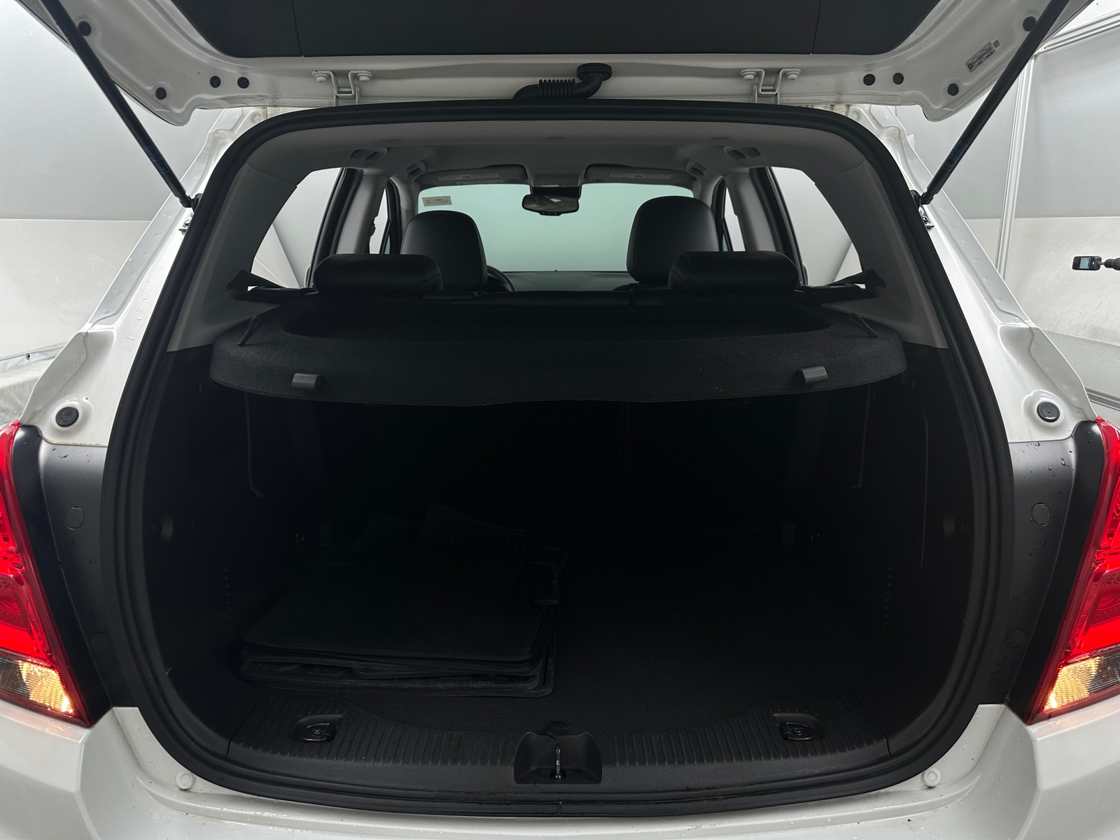 Thumbnail: 2017 Chevrolet Trax - 7