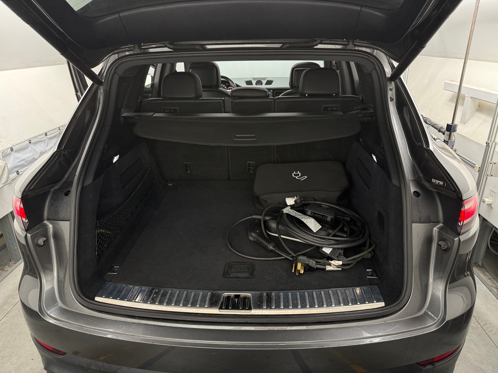 Thumbnail: 2019 Porsche Cayenne - 6